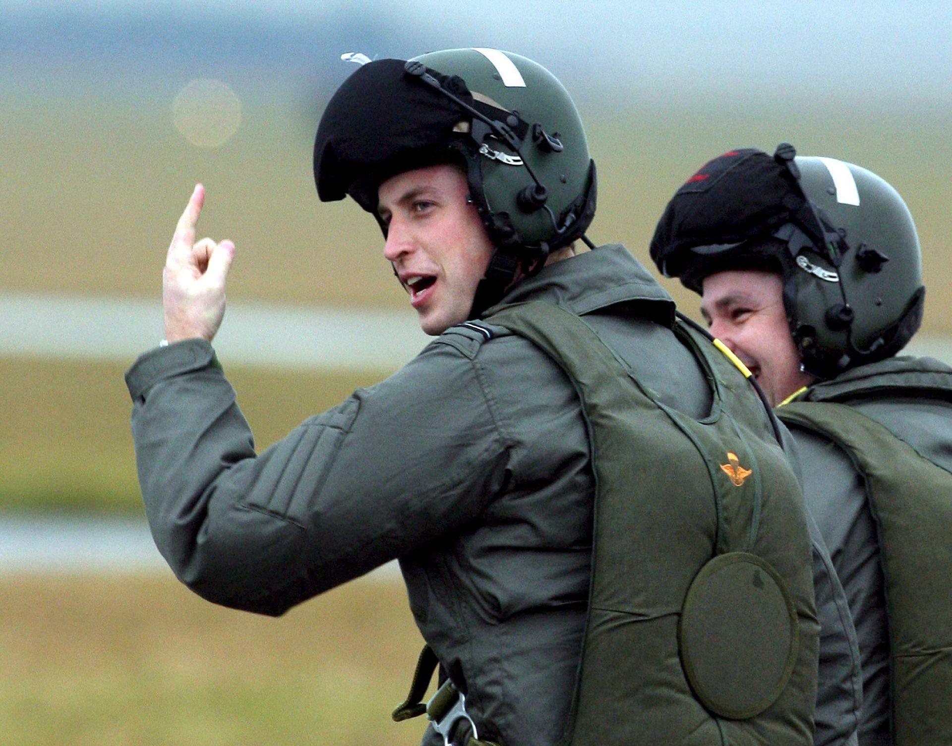 2008 - Prins William laat zijn Tucano-trainingsvliegtuig achter op RAF Cranwell in Lincolnshire.