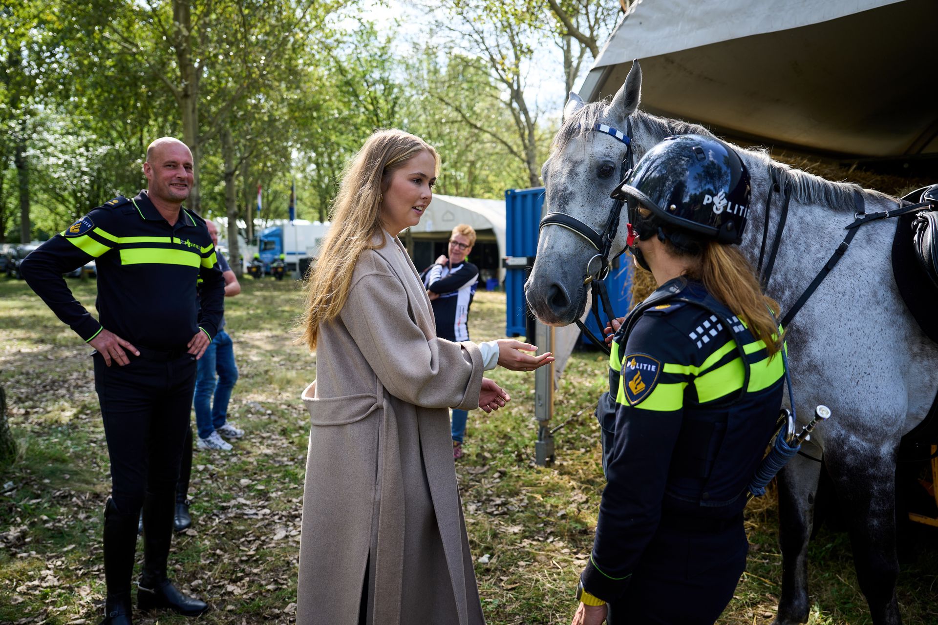 bezoek PvO Ere-escortes 6