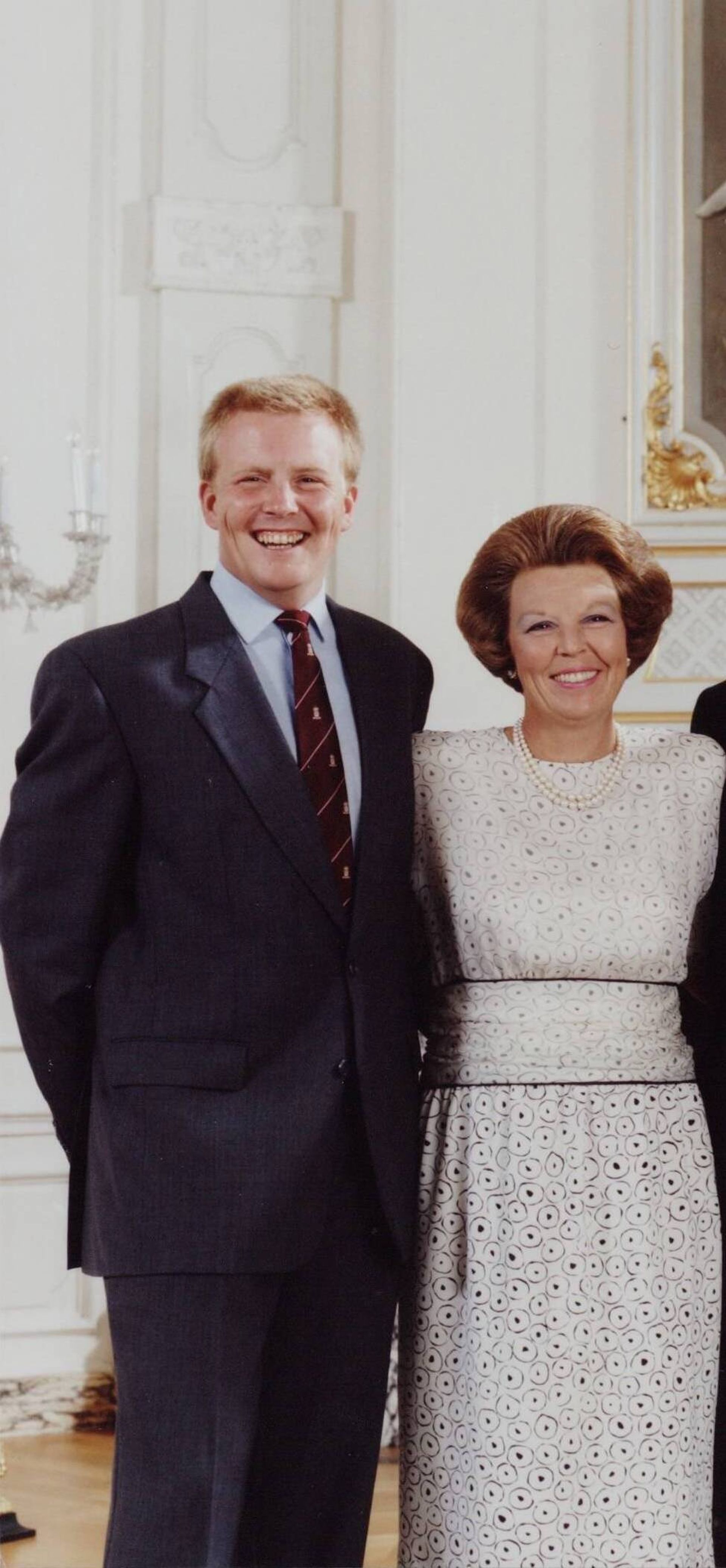 Koning Willem-Alexander samen prins Beatrix