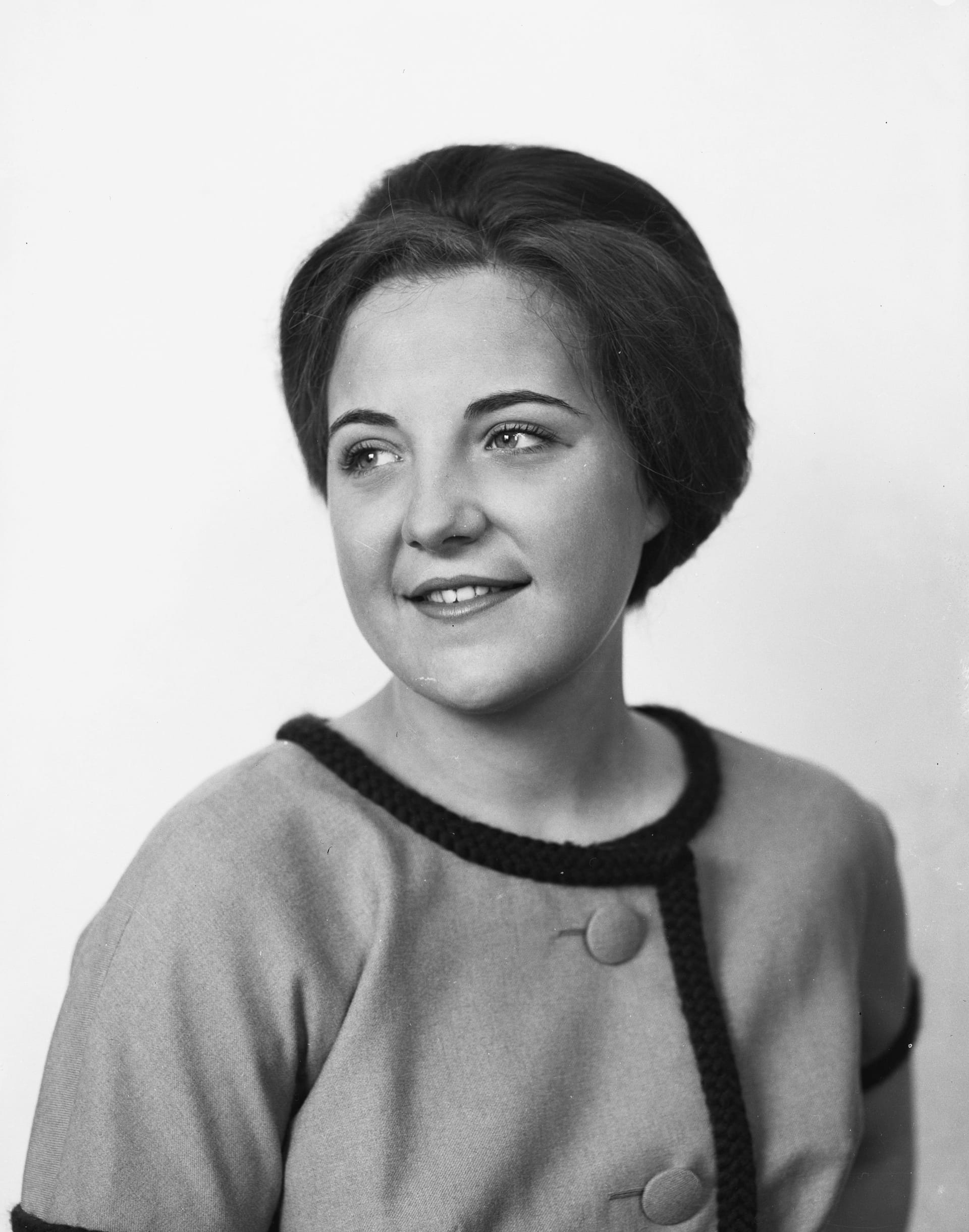 Op deze zwart-witfoto uit 1962 is prinses Margriet negentien jaar oud.