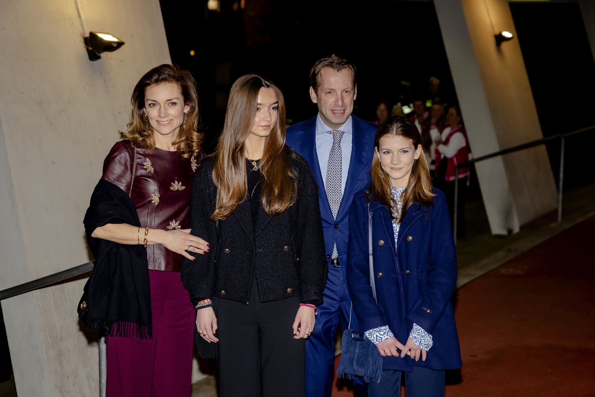 2023 - Prinses Aimée en Prins Floris, met hun dochters Magali en Eliane van Vollenhoven tijdens de viering van de 80e verjaardag van prinses Margriet.
