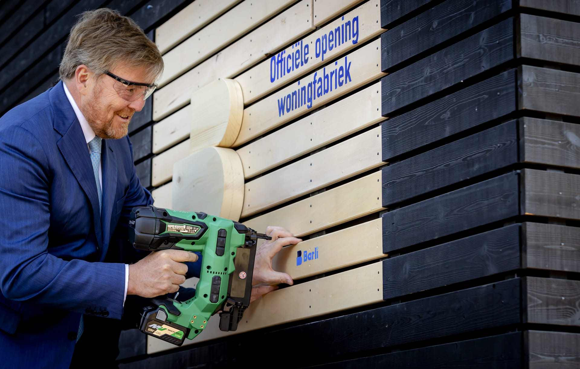Koning_opent_woningfabriek