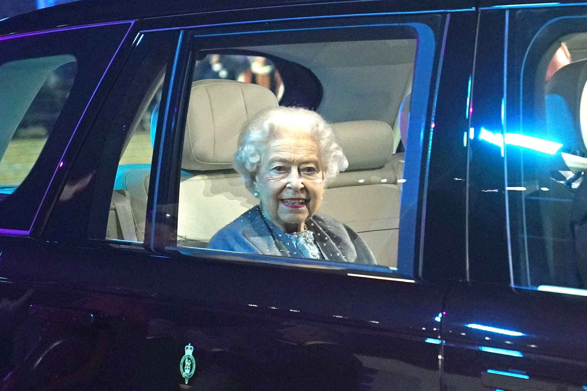 Elizabeth in auto