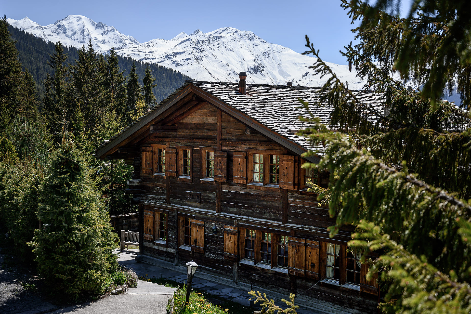 Chalet_prins_Andrew_in_Zwitserland_2020.jpg