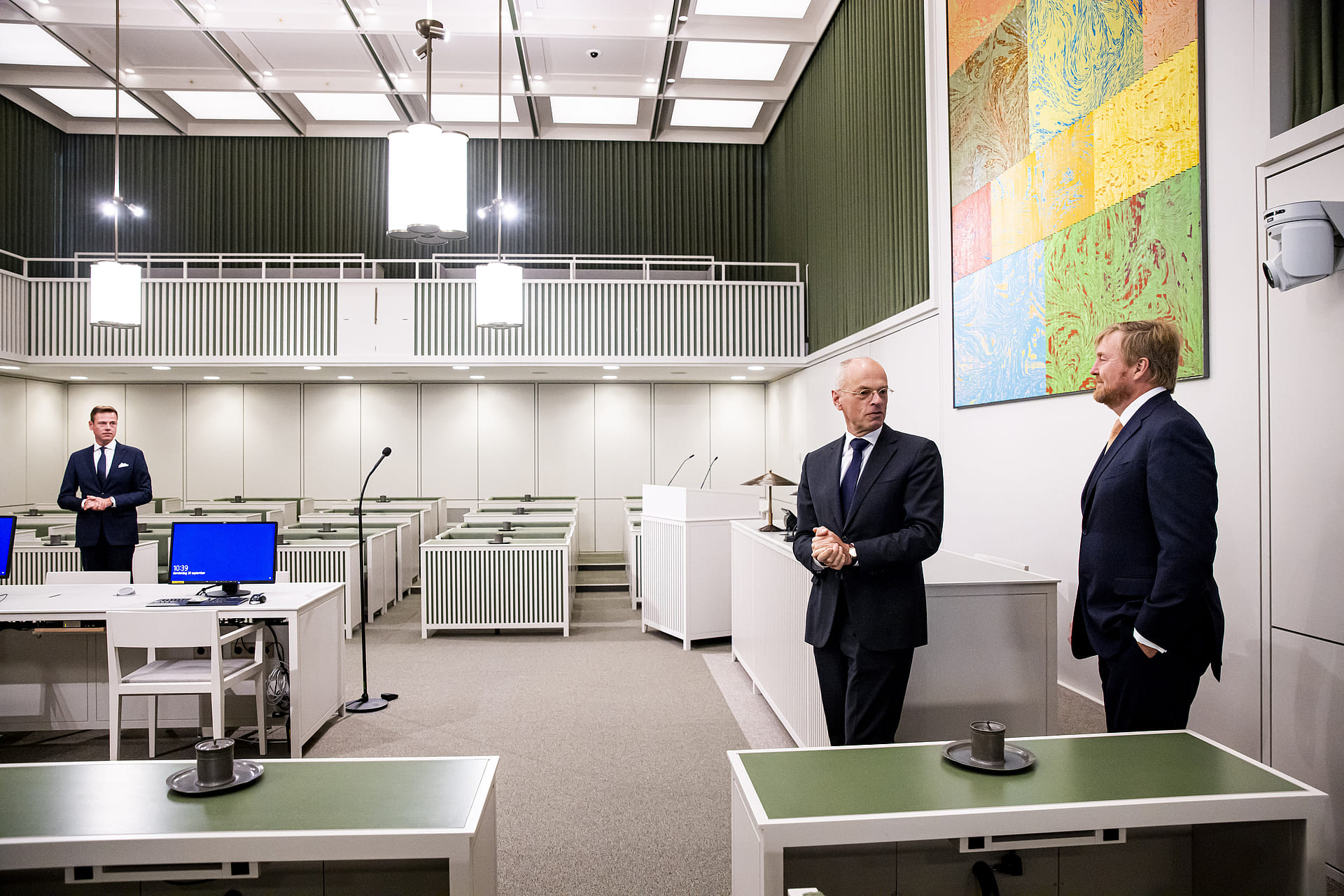 Koning_bezoekt_nieuwe_huisvesting_Eerste_Kamer.jpg