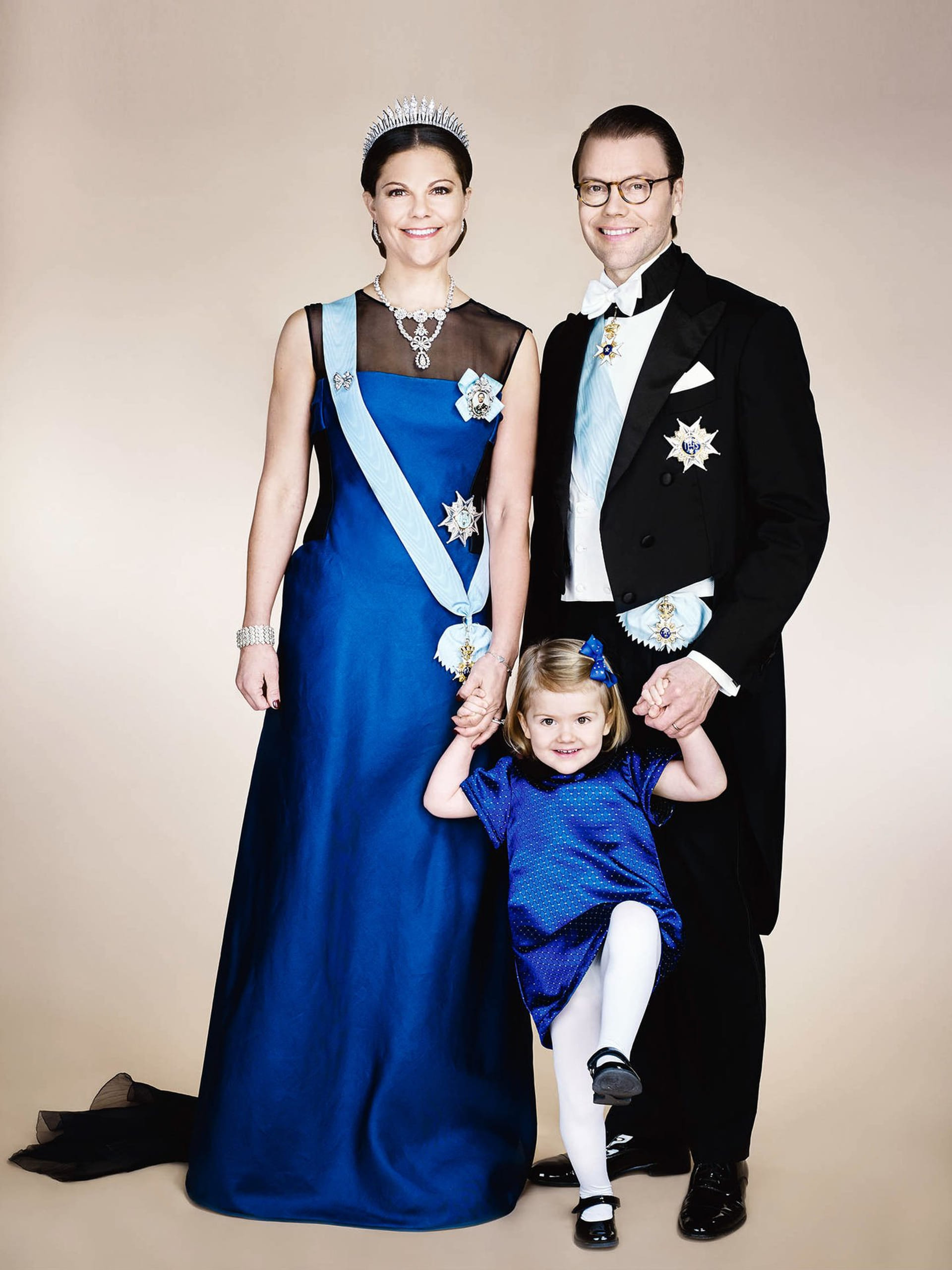 Estelle-Daniel-Victoria.jpg