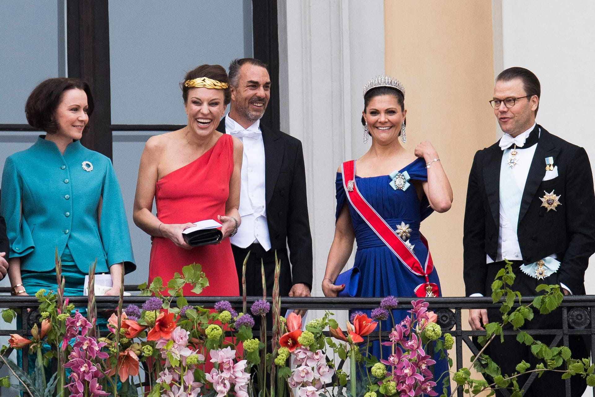 Prinses Victoria en prins Daniel op het balkon in Noorwegen.