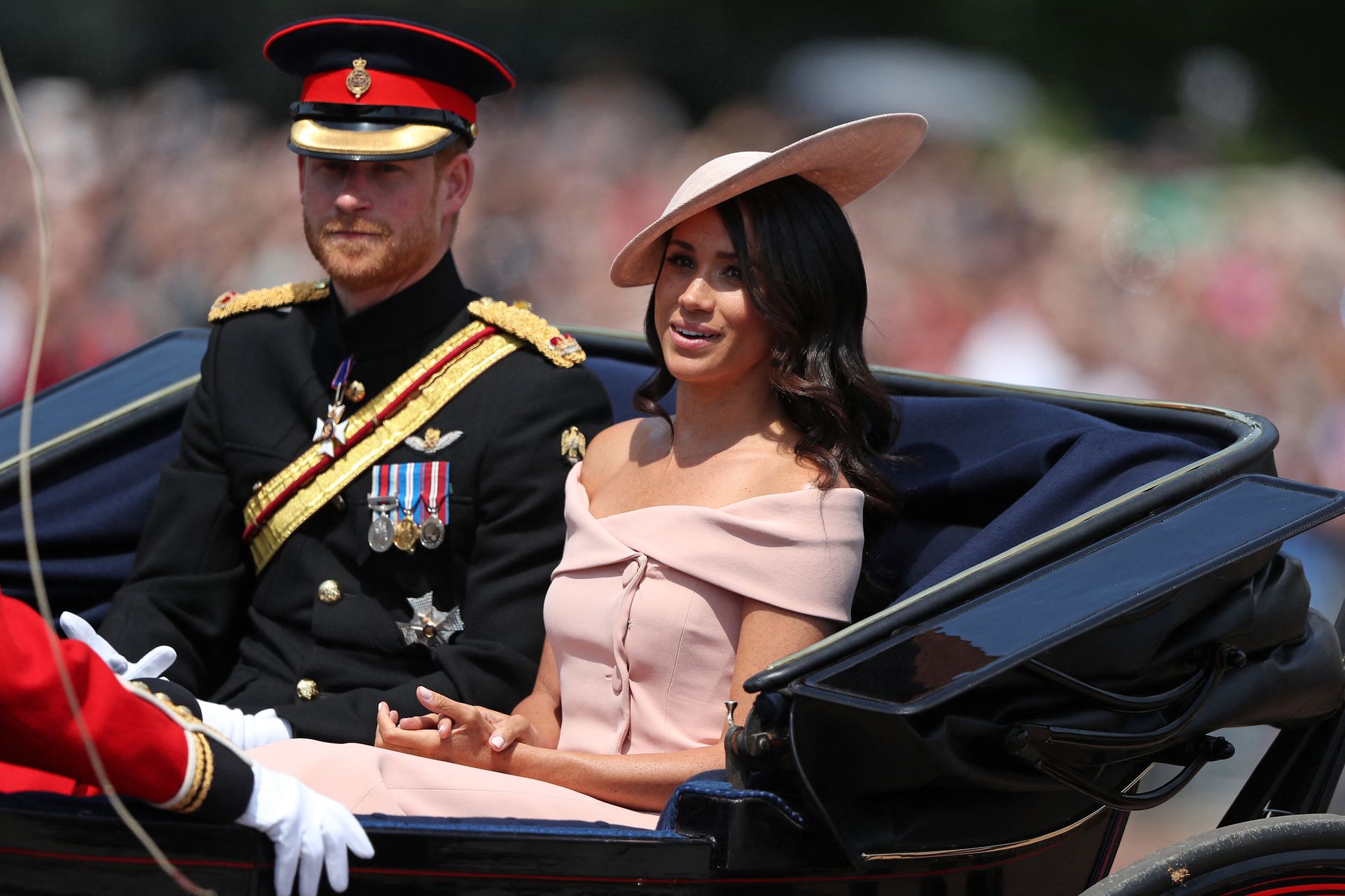 meghan-trooping-the-colour
