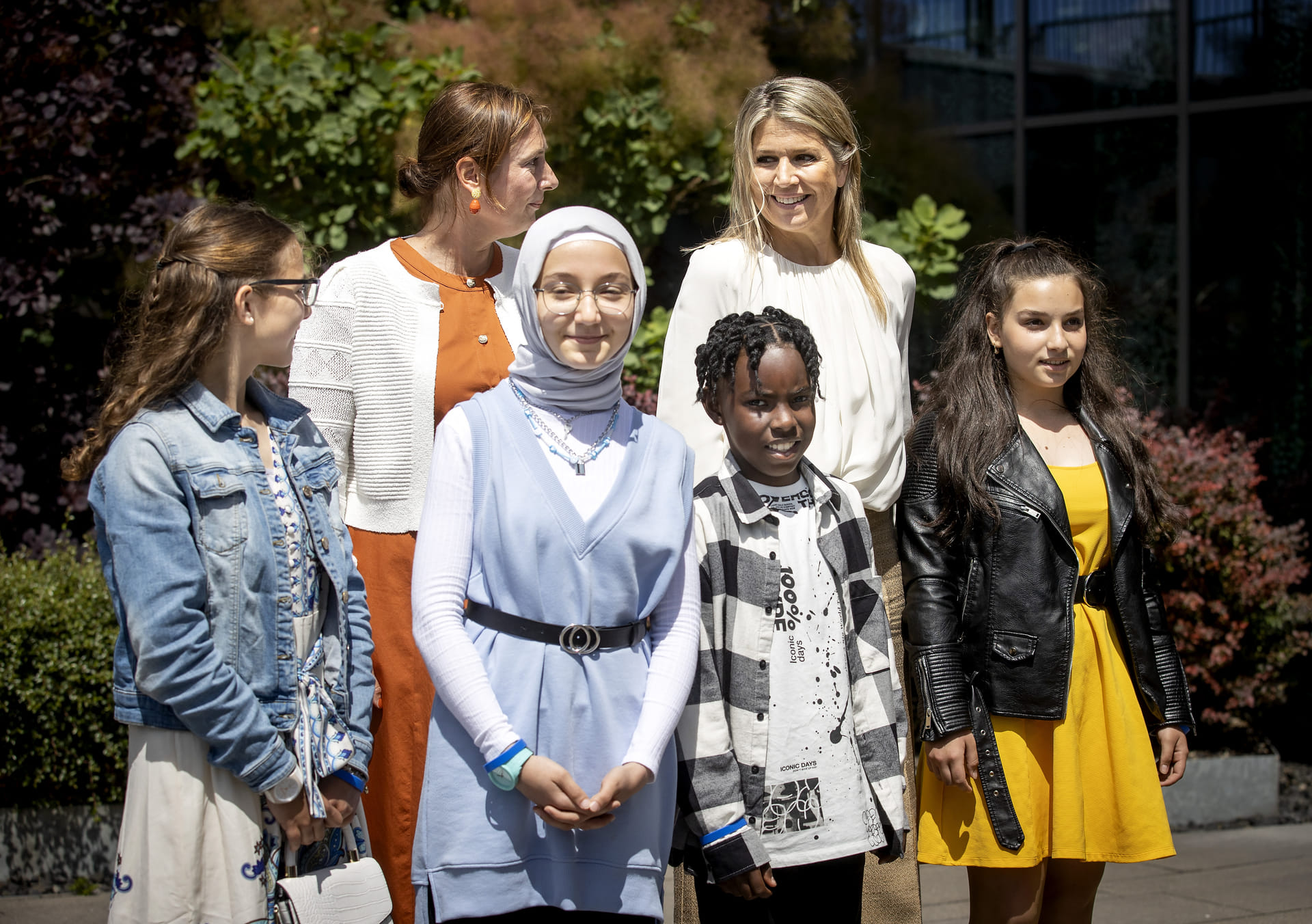 Koningin_aankomst_Petje_af