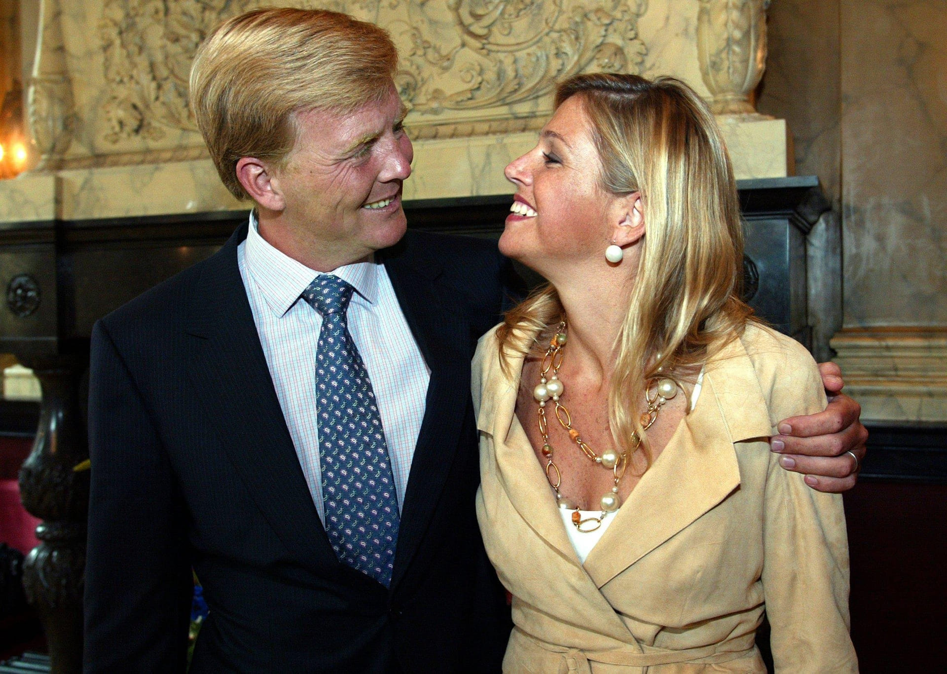 Prinses Máxima en kroonprins Willem-Alexander kondigden de komst van hun eerste kindje aan. Het stel