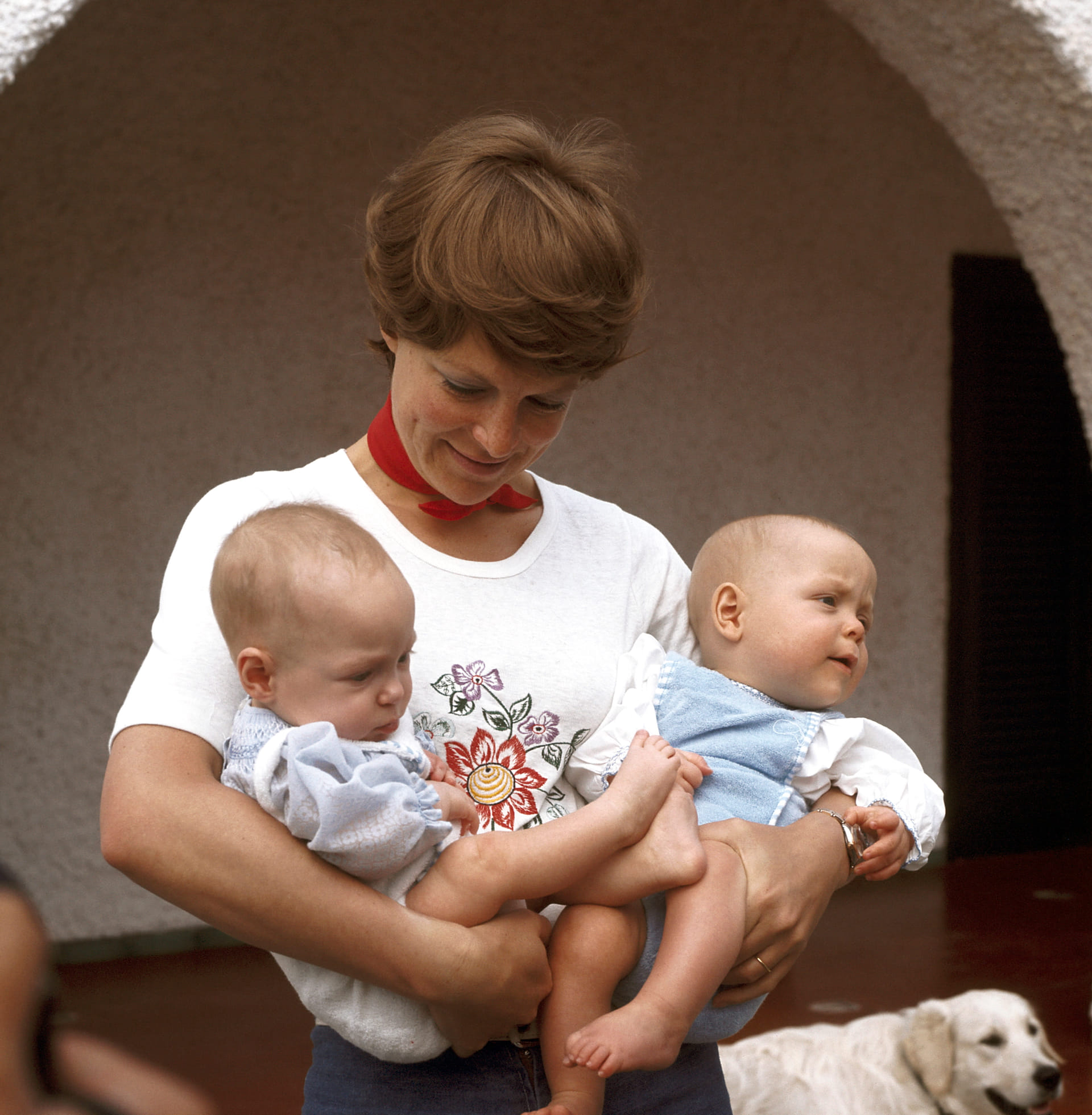Prinses Irene met haar tweeling Margarita en Jaime in Porto Ercole (1973).