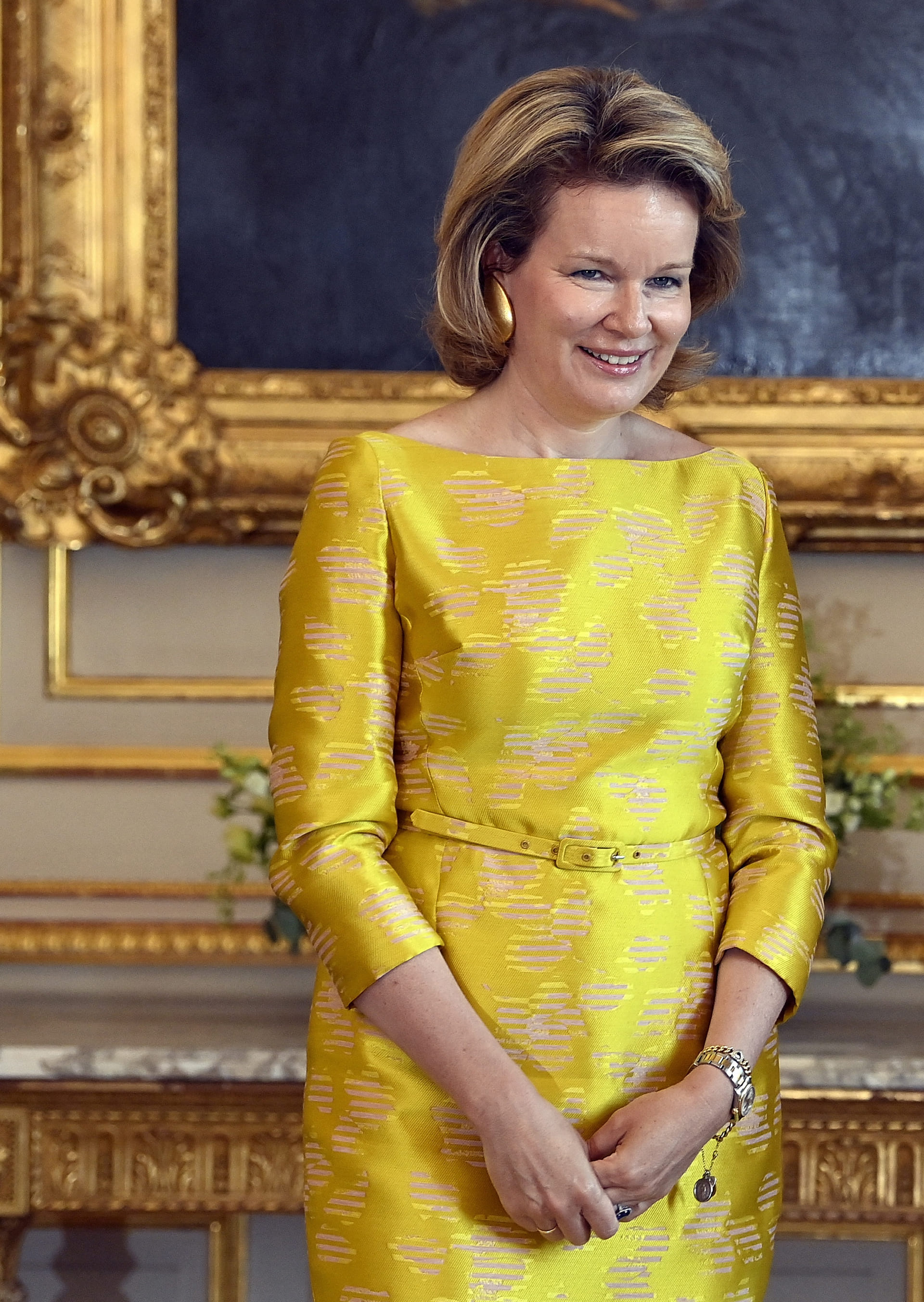 Koningin_Mathilde_in_gele_jurk_van_Natan
