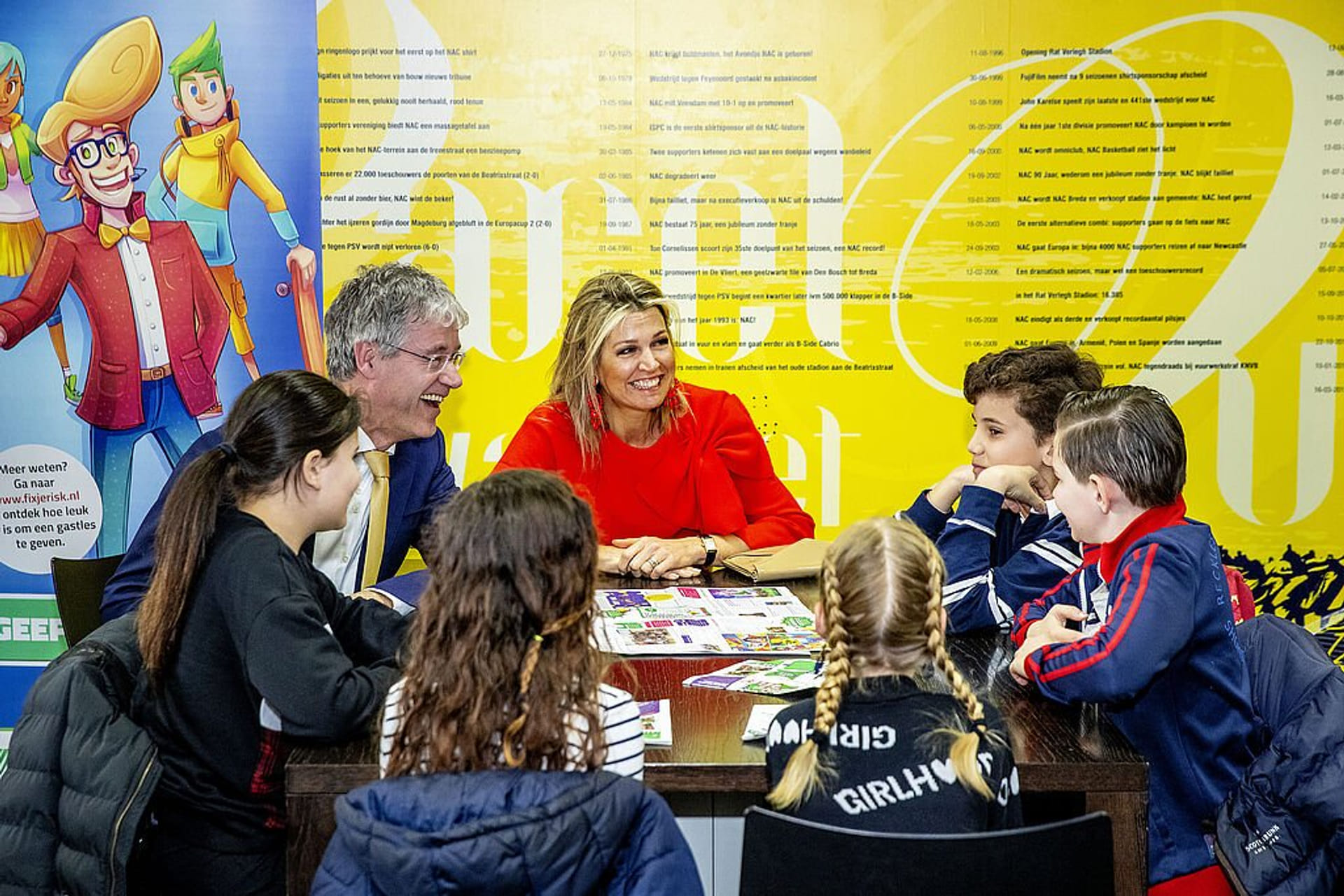 Koningin_Maxima_gesprek_leerlingen.jpg