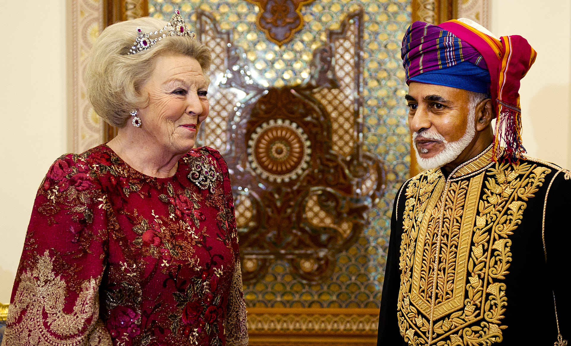 Prinses_Beatrix_met_sultan_Oman