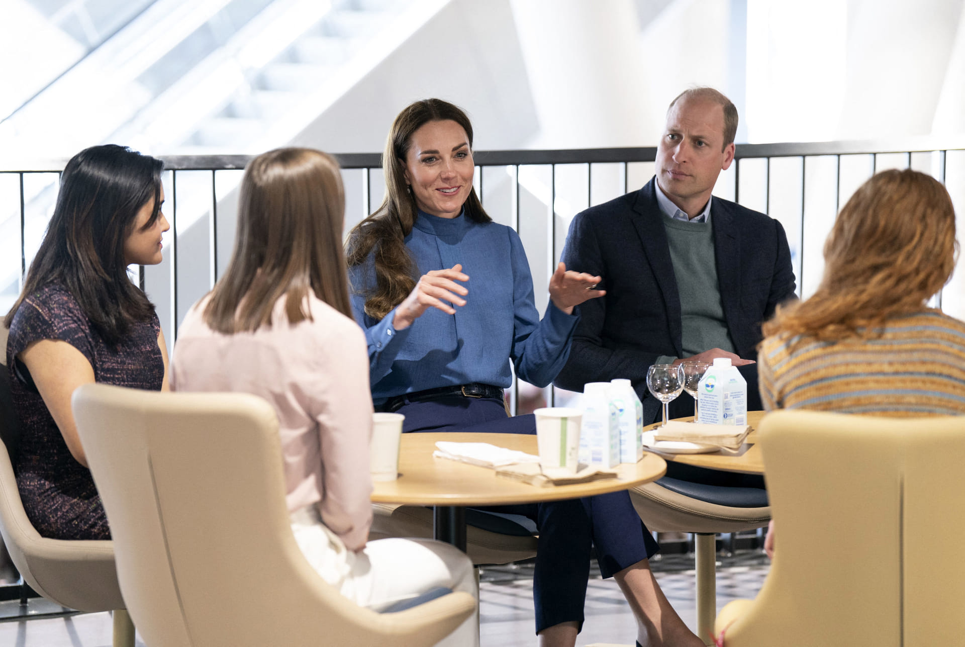 William_en_Catherine_gesprek_studenten