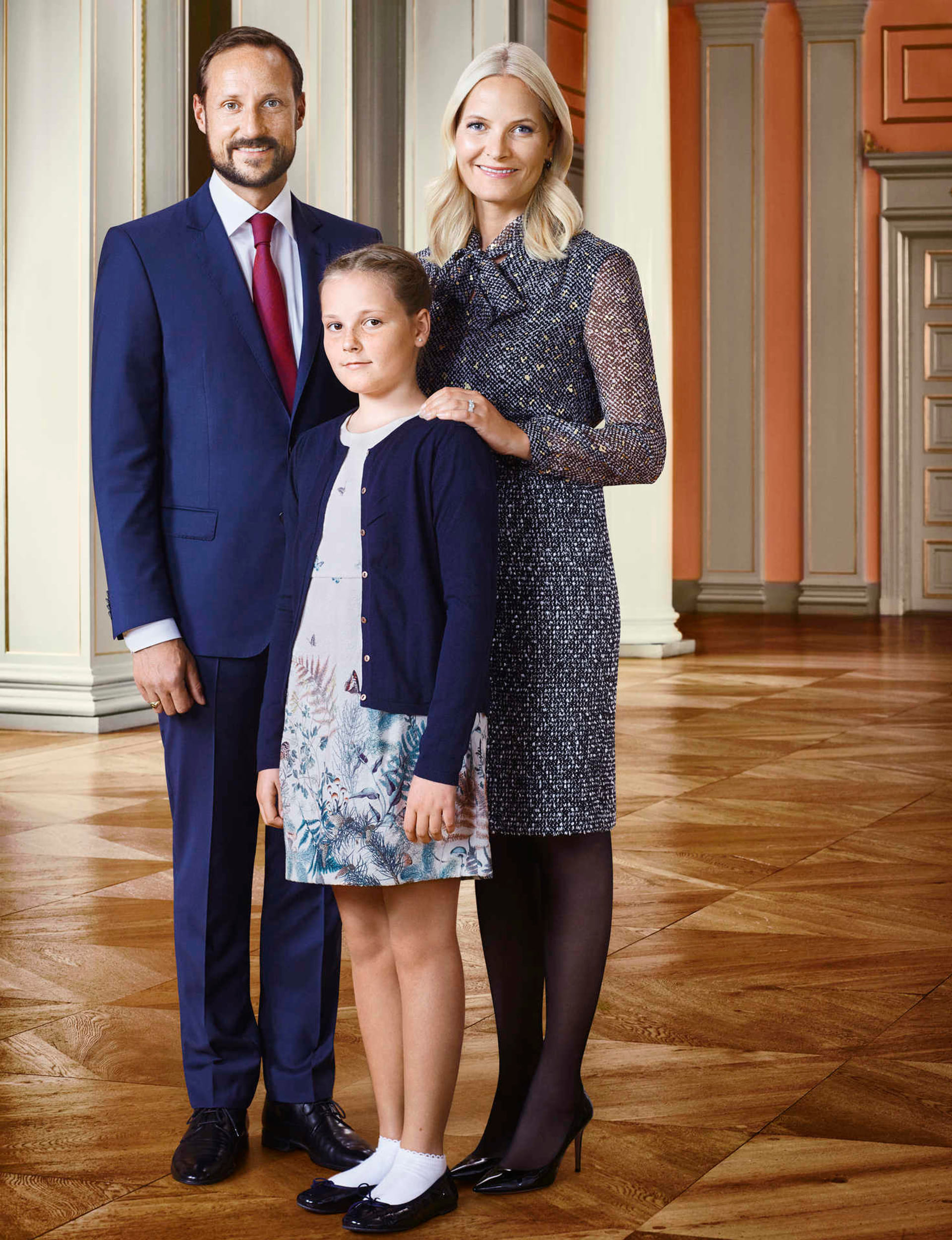 Mette-Marit-Haakon-Ingrid-Alexandra.jpg