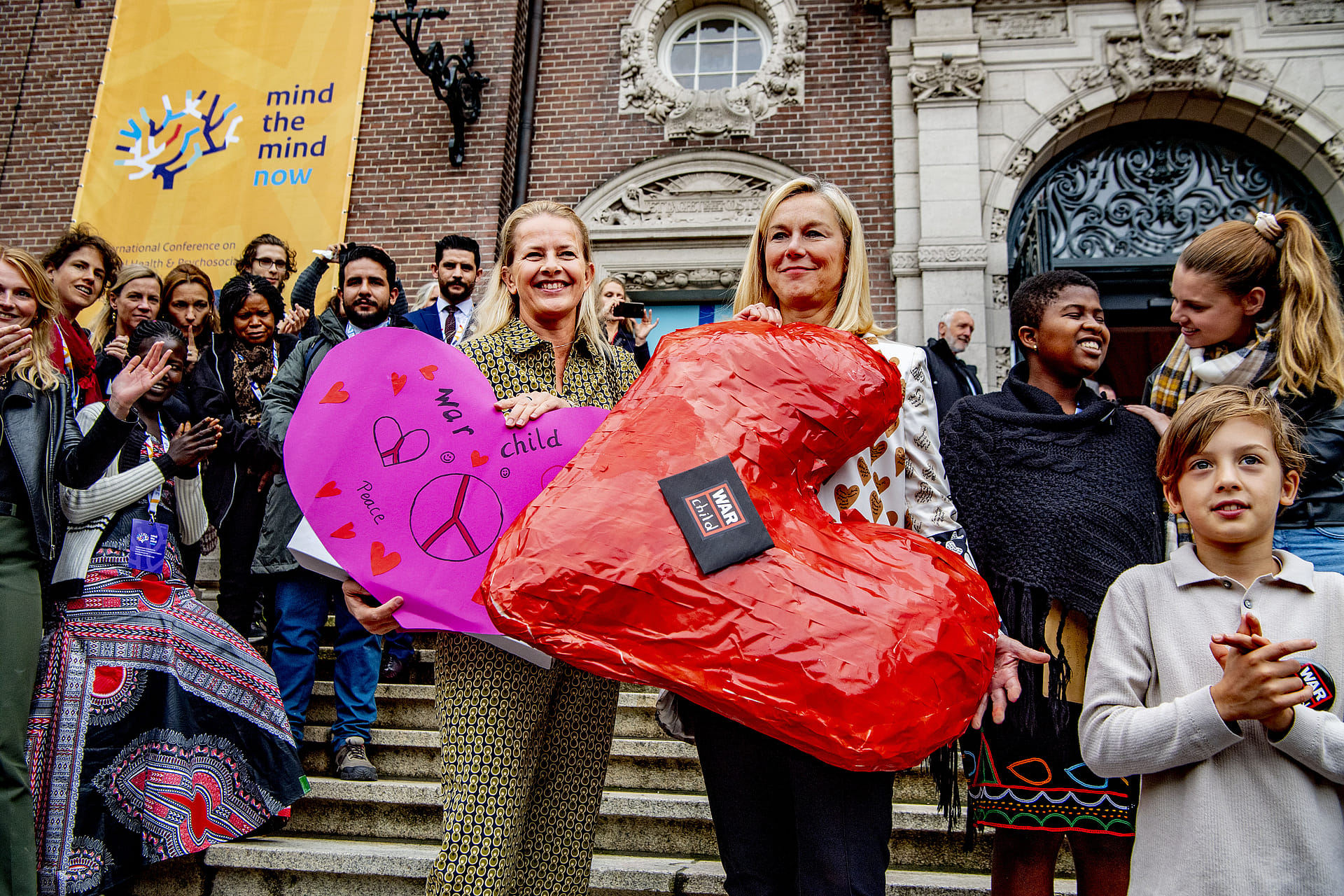 Prinses Mabel en Sigrid Kaag tijdens de Conferentie voor Mental Health and Psychosocial Support in
