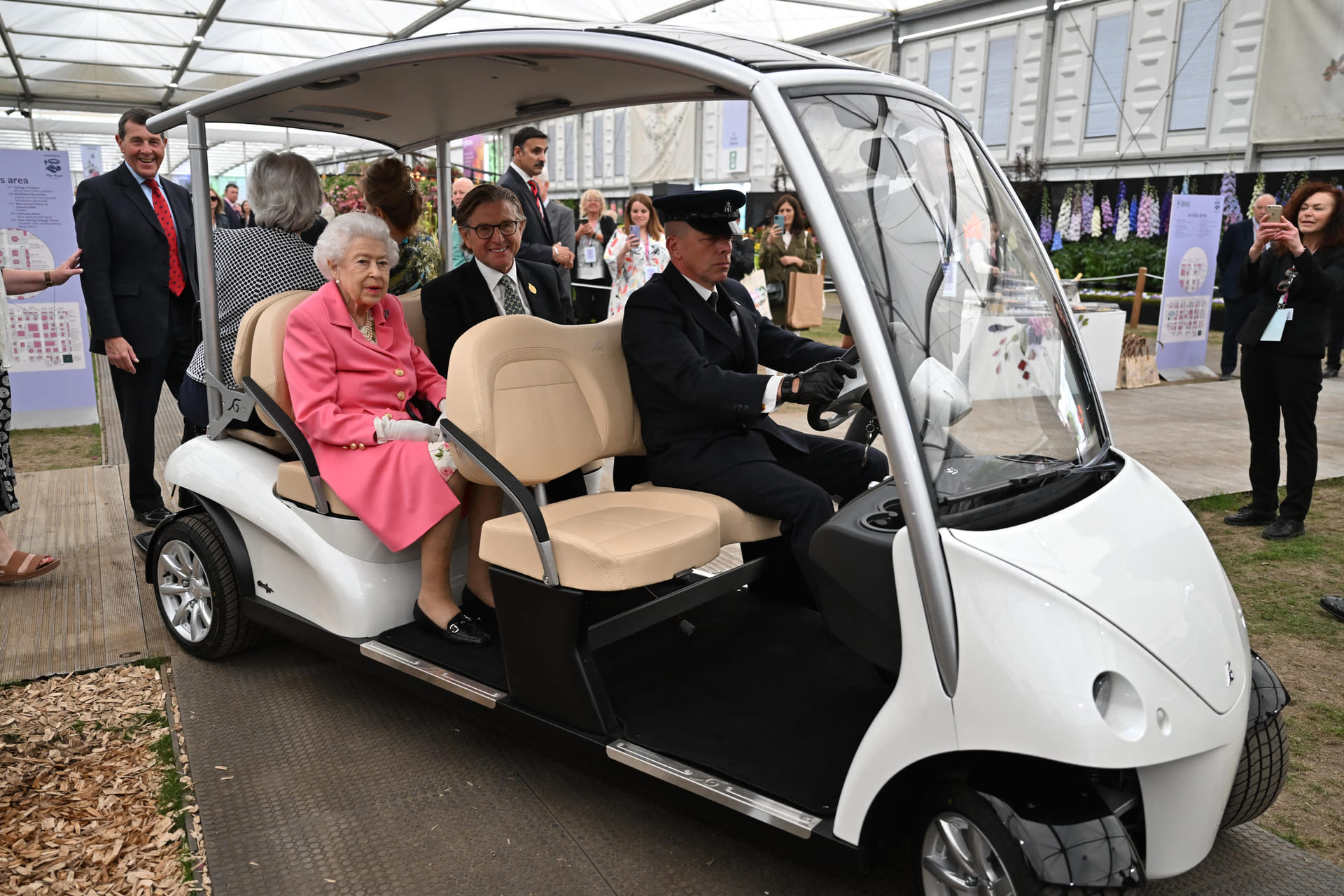 Koningin_Elizabeth_golfkarretje