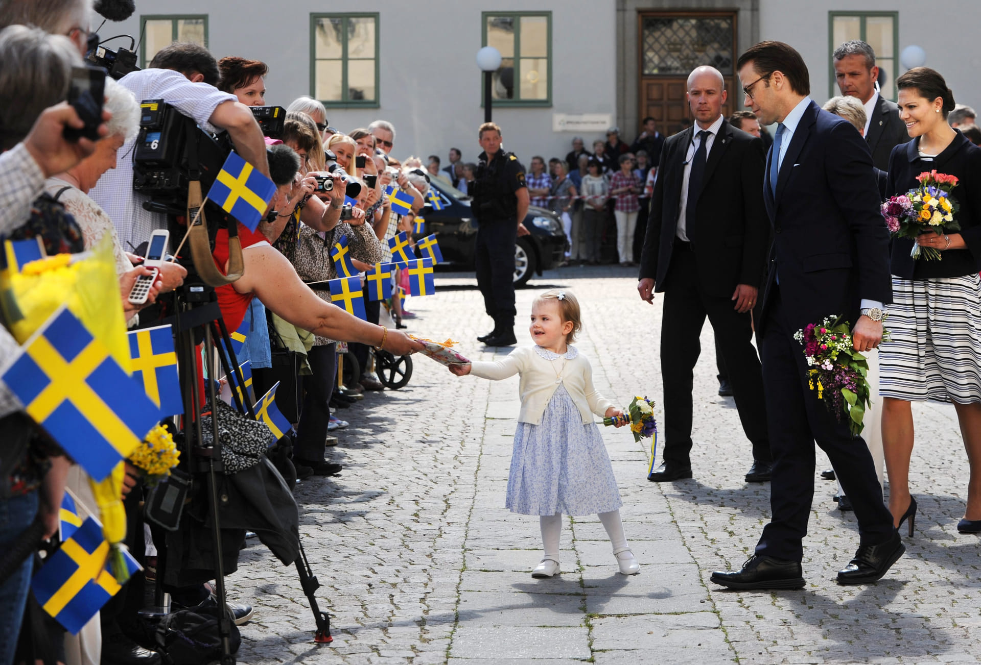 Prinses_Estelle_bezoek_hertogdom_2014.jpg