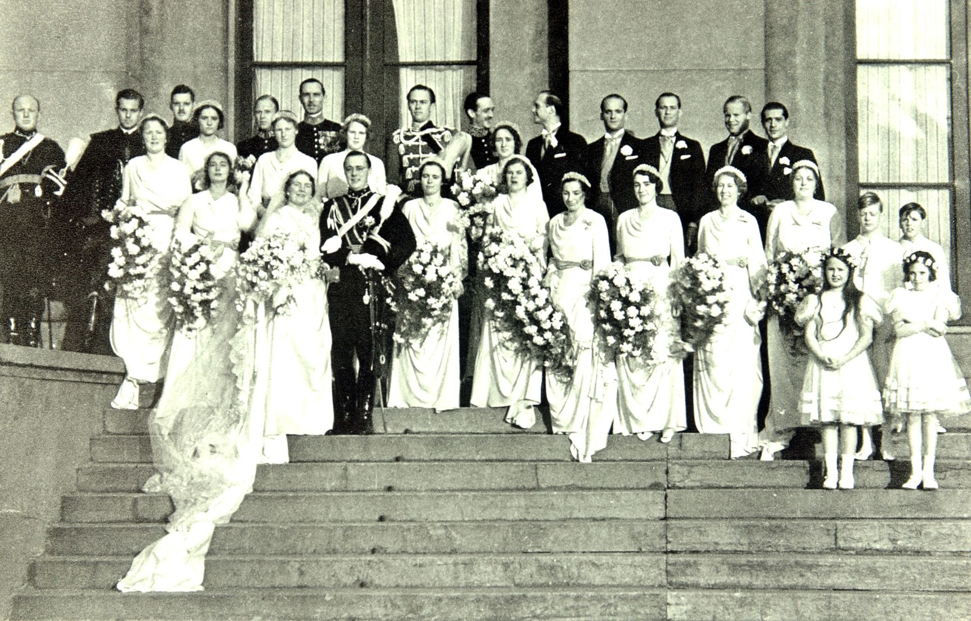 Bernhard Juliana bordes Huis ten Bosch bruidsmeisjes 1937