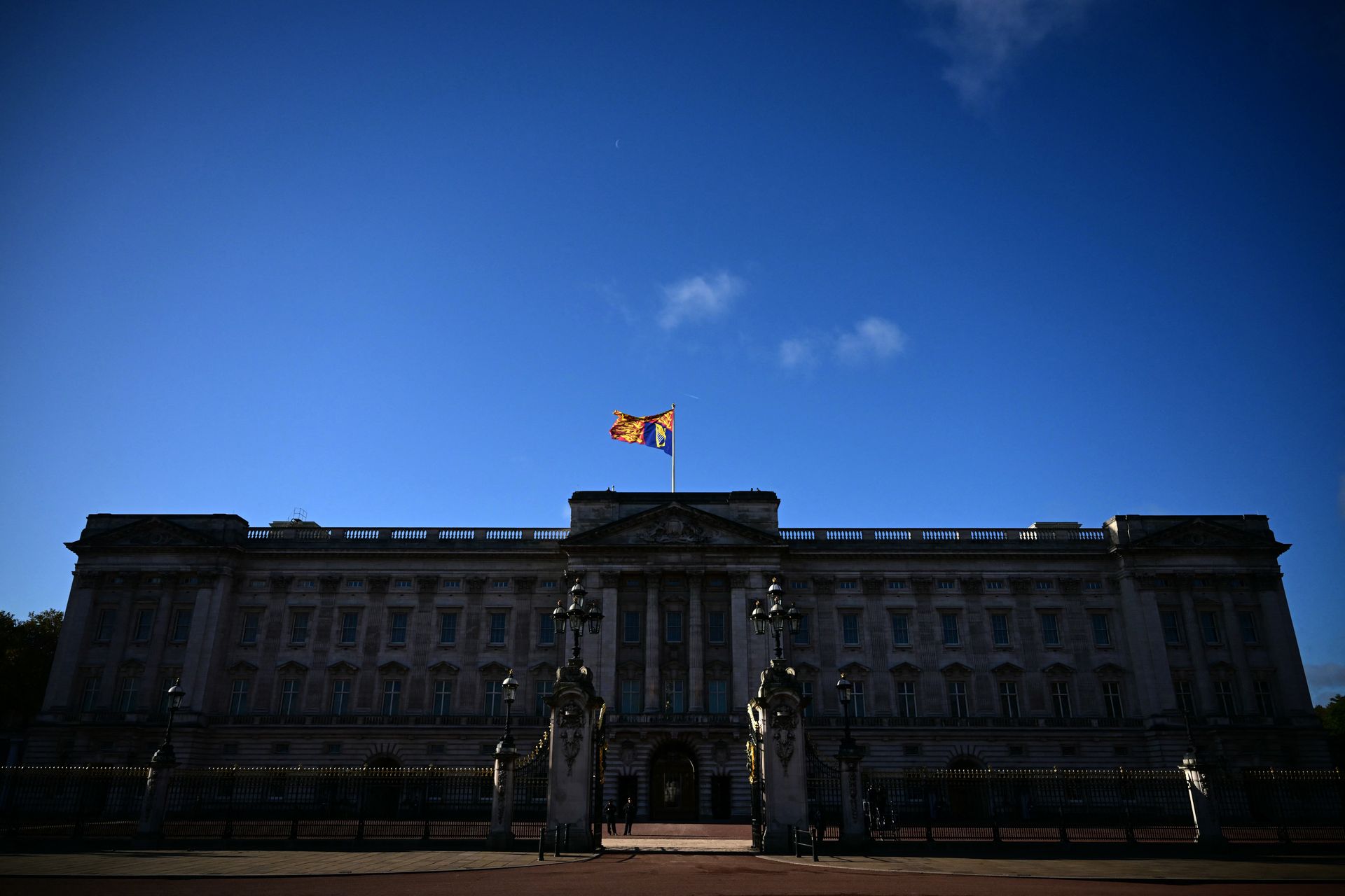 Royal-Standard-Buckingham-Palace