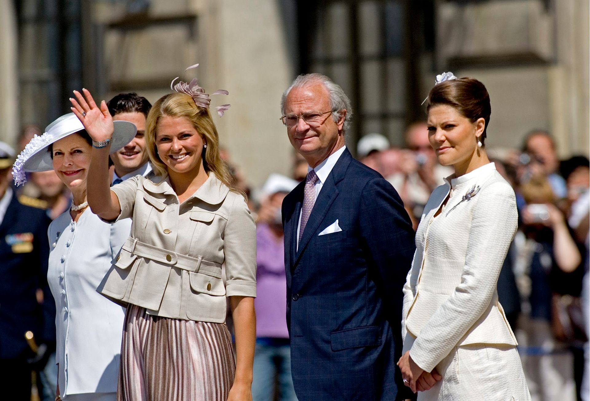 Prinses Madeleine op haar 25e verjaardag tijdens de viering op de binnenplaats van het Koninklijk