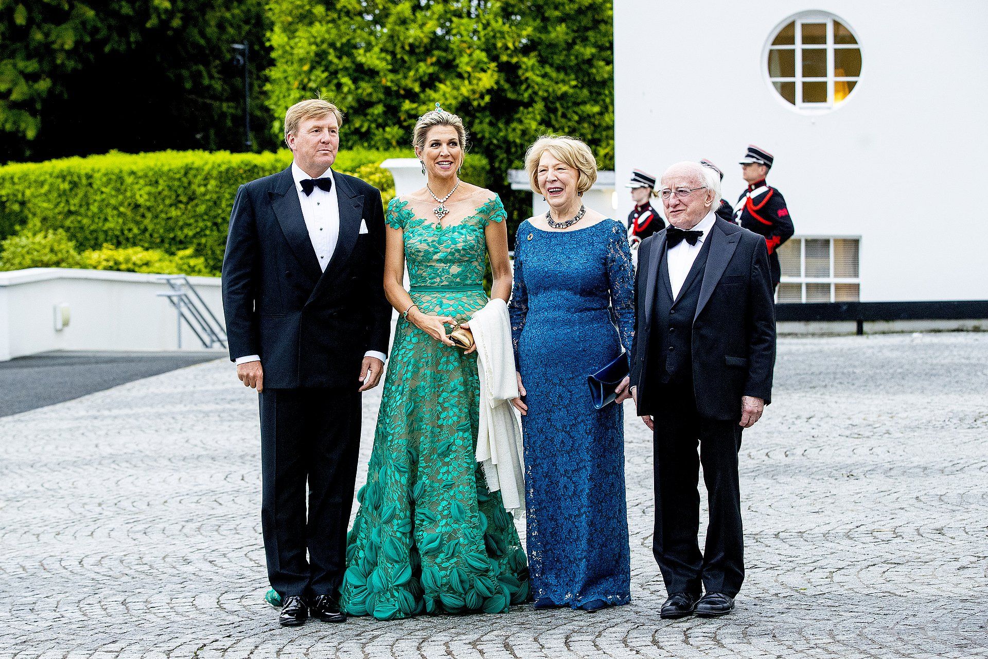 Deze groene avondjurk droeg de koningin tijdens het staatsbezoek aan Ierland.