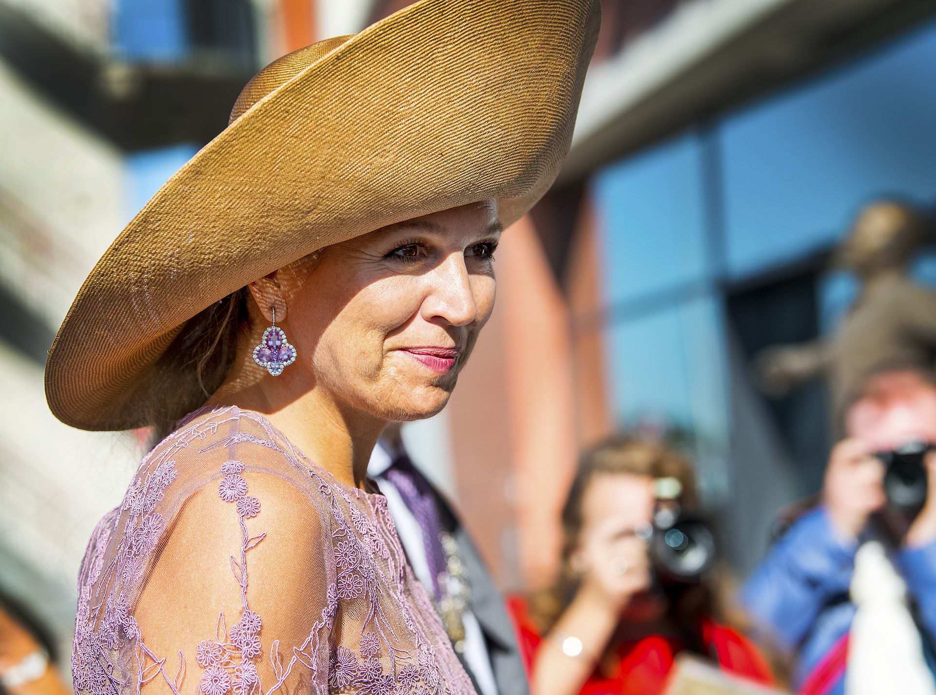 Koningin_Maxima_semi-transarante_mode_Enschede.jpg