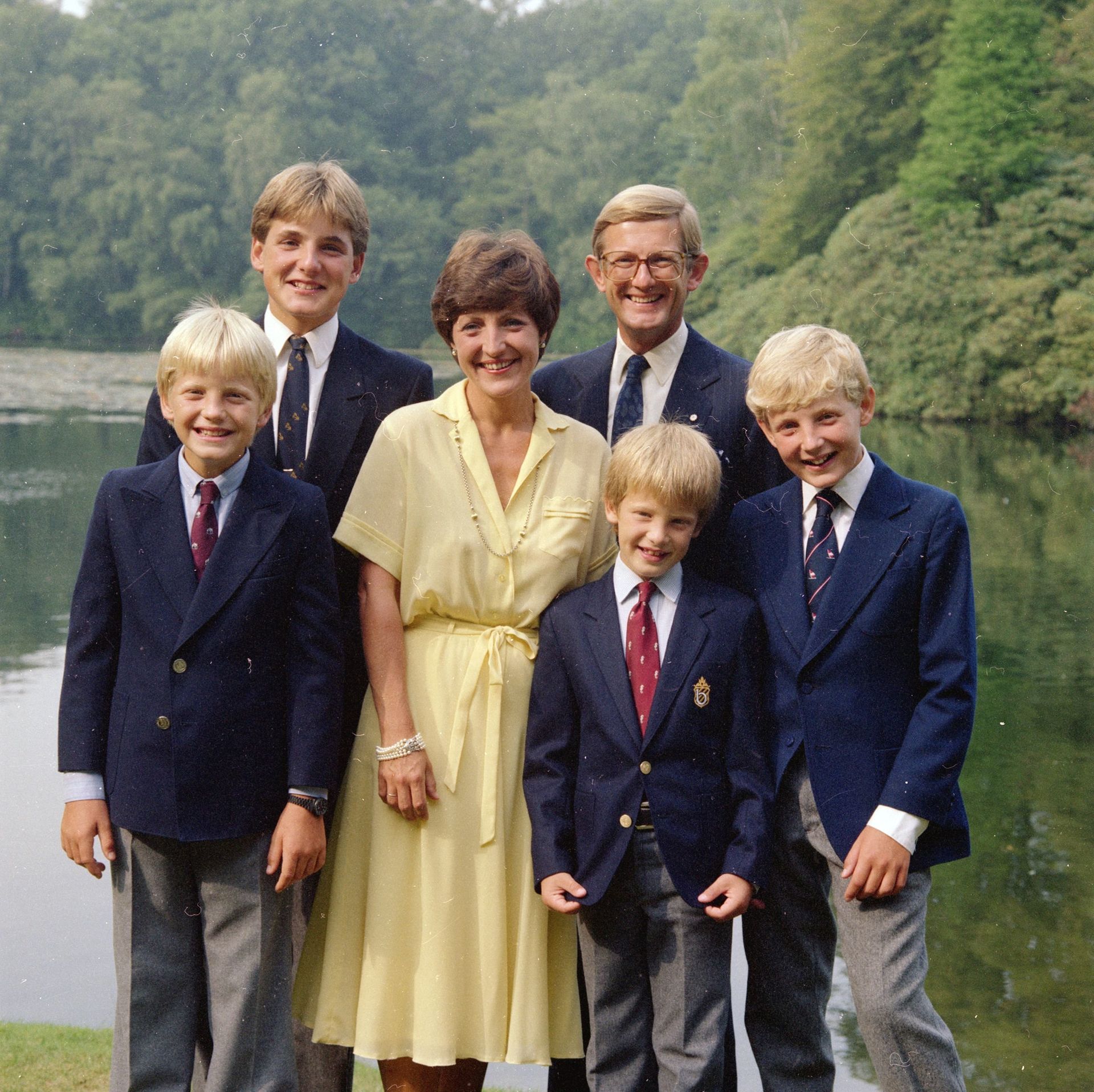 V.l.n.r. de prinsen Pieter-Christiaan en Maurits, prinses Margriet, Pieter van Vollenhoven en de prinsen Floris en Bernhard. Deze foto werd gemaakt in 1983.