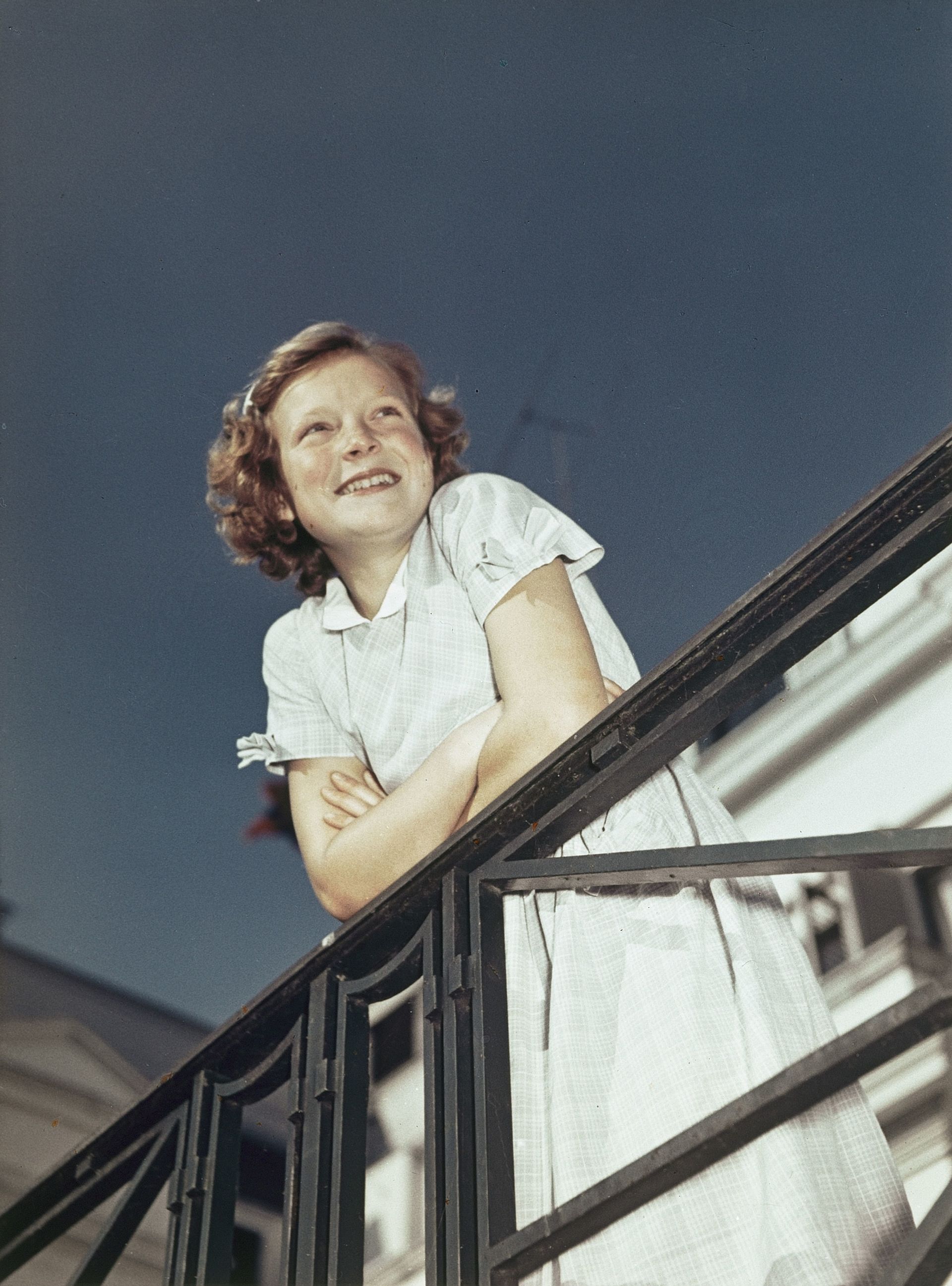1951: Irene op Paleis Soestdijk. De prinses is hier elf jaar oud.