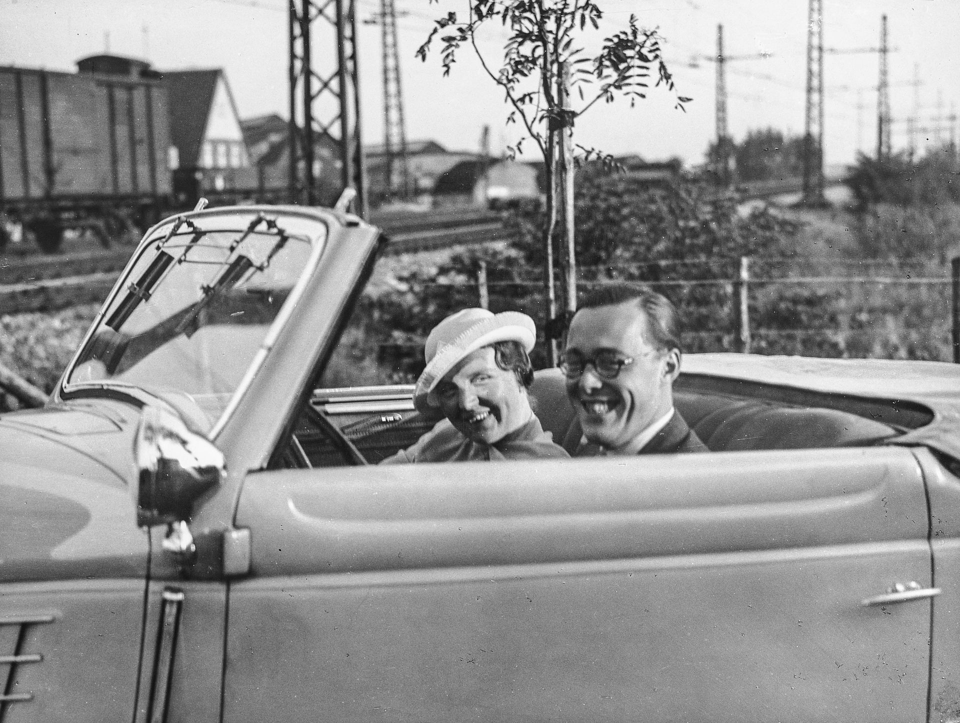 Prinses Juliana en Bernhard in 1936.