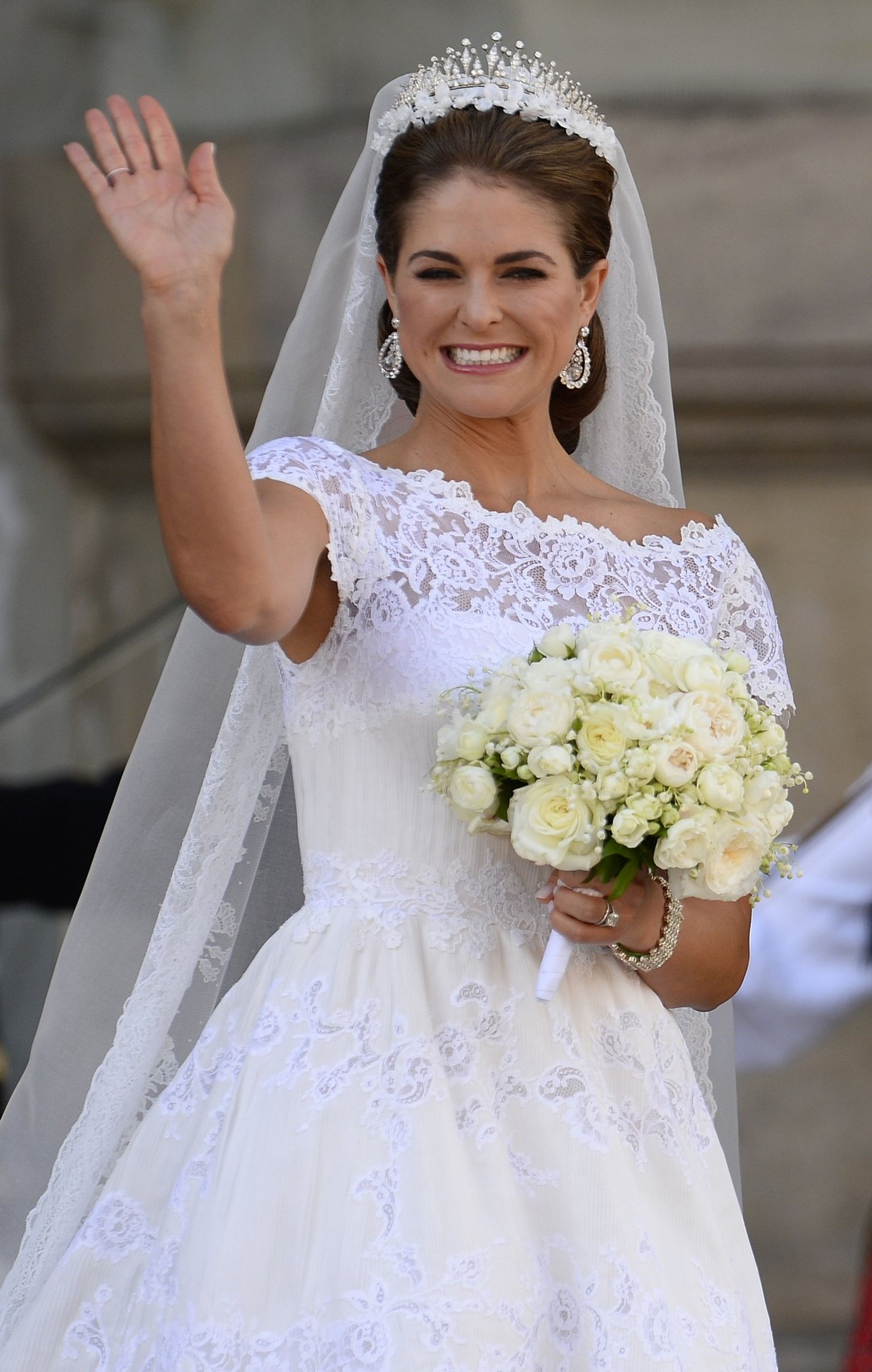 Op haar trouwdag straalde Madeleine in een romantische bruidsjapon van Valentino.
