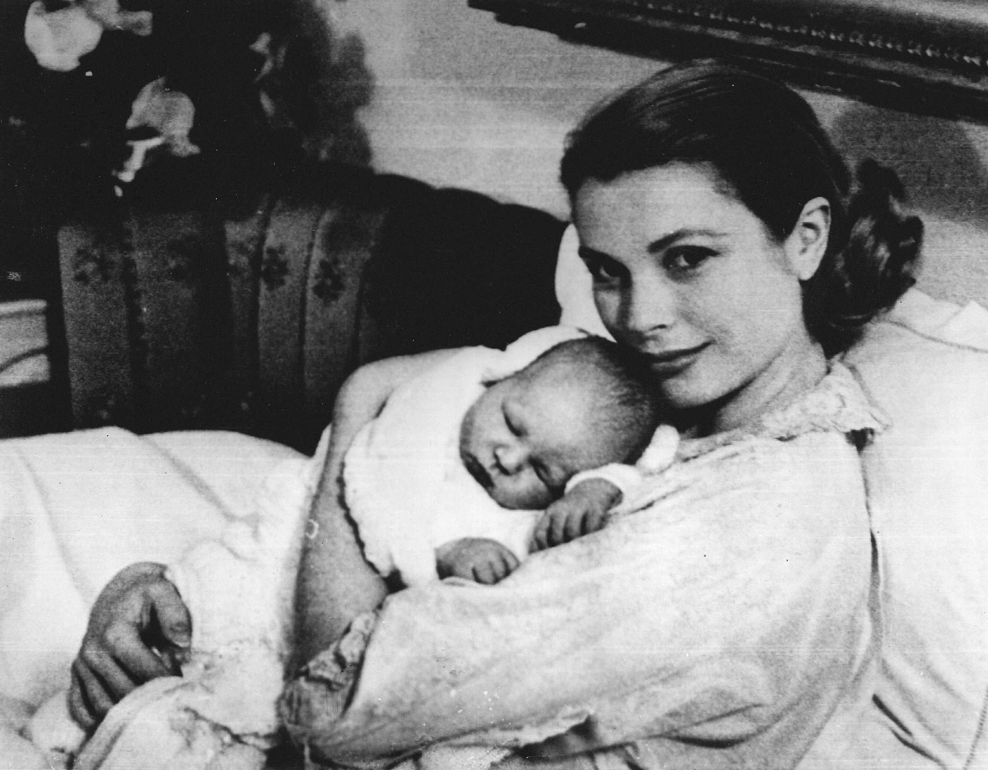 Prinses Grace met de kleine prins Albert, 1958.