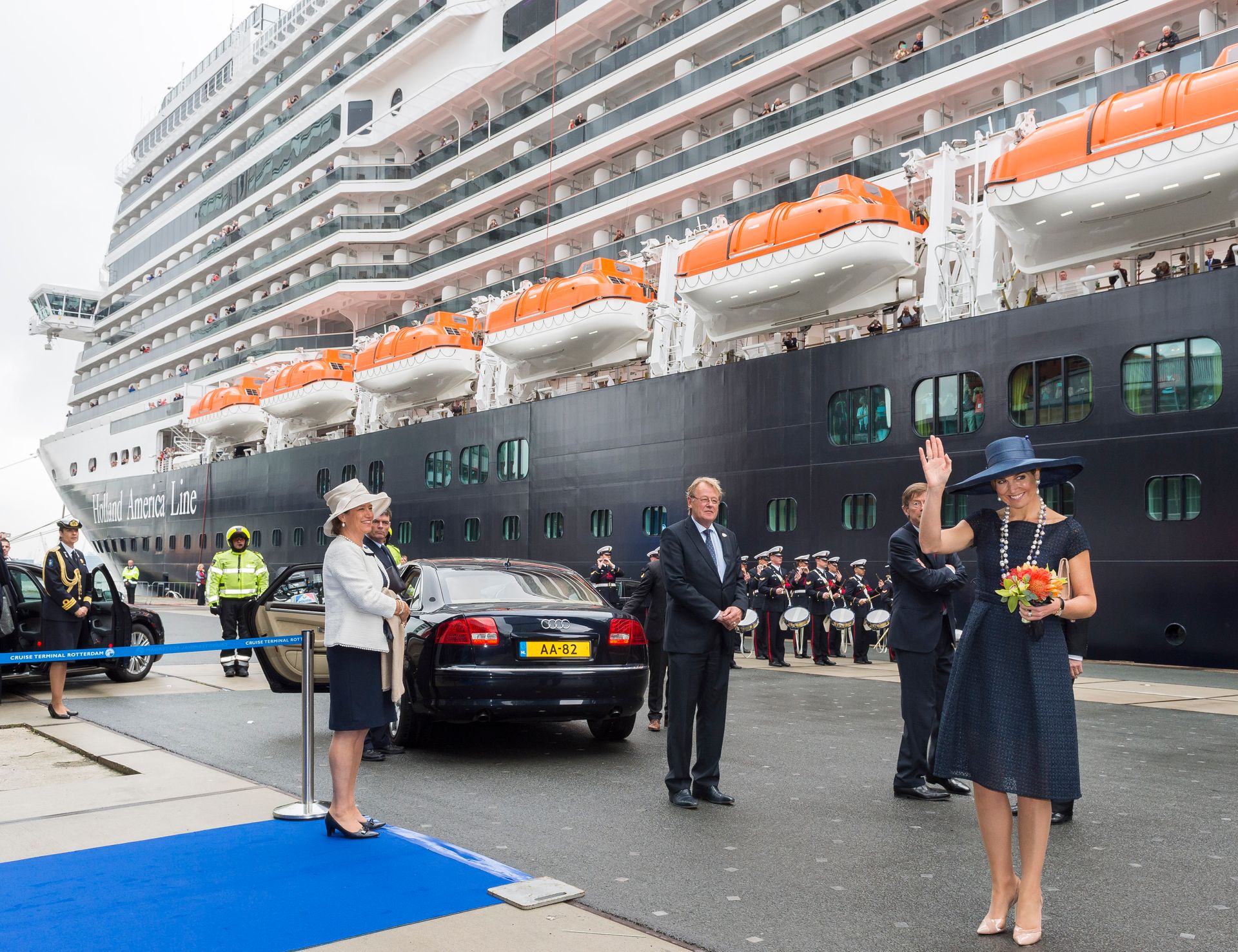 2016: Koningin Máxima komt aan in Rotterdam voor de doop van de Koningsdam.