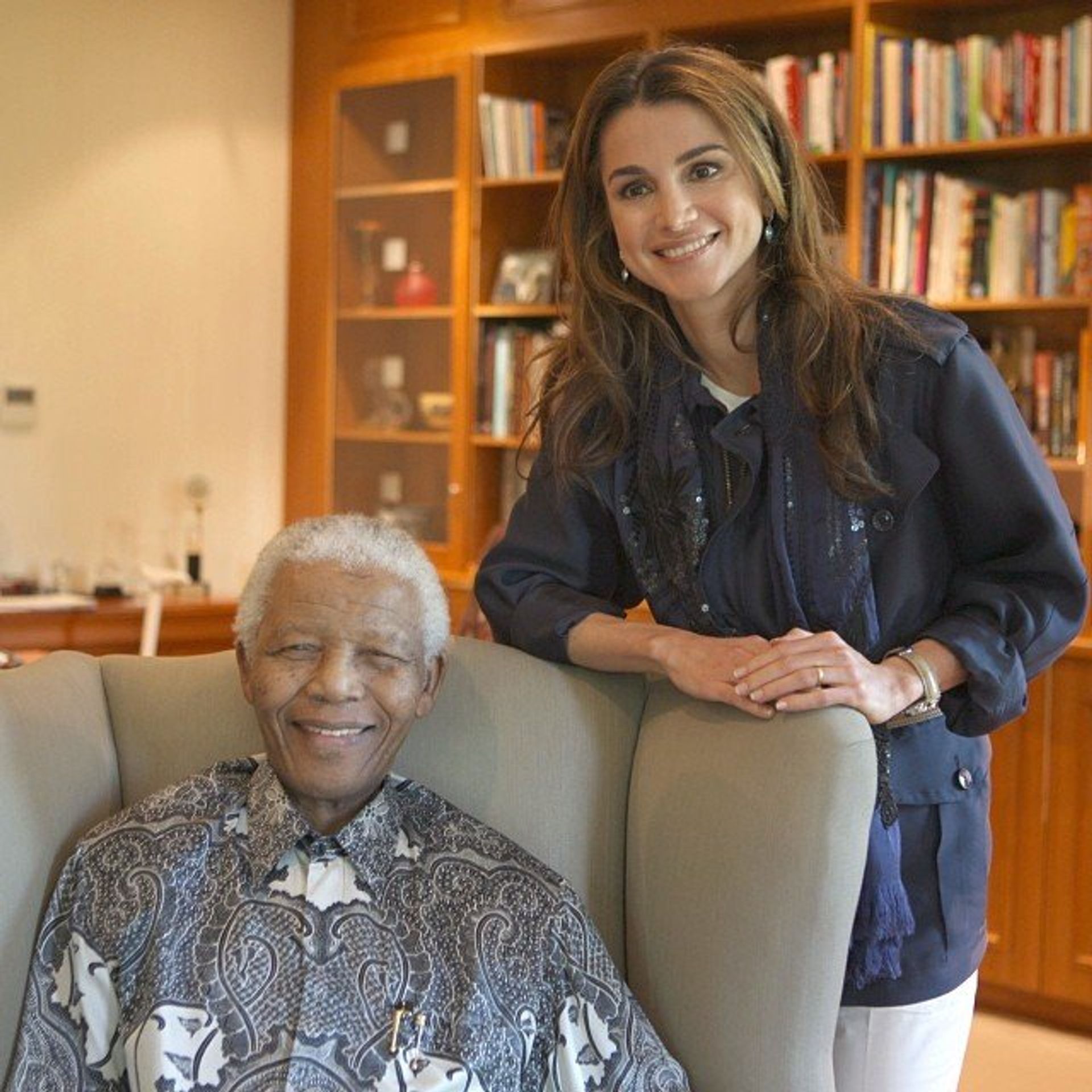 Koningin_Rania_en_Nelson_Mandela.jpg