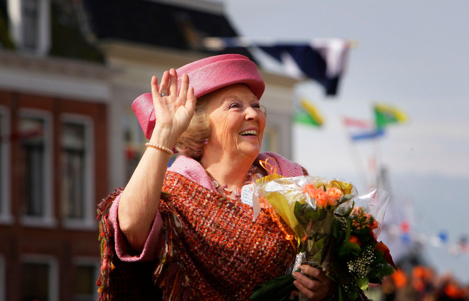 Koninginnedag 2008 in Makkum en Franeker. In 1993 vierde Beatrix ook Koninginnedag in deze regio.