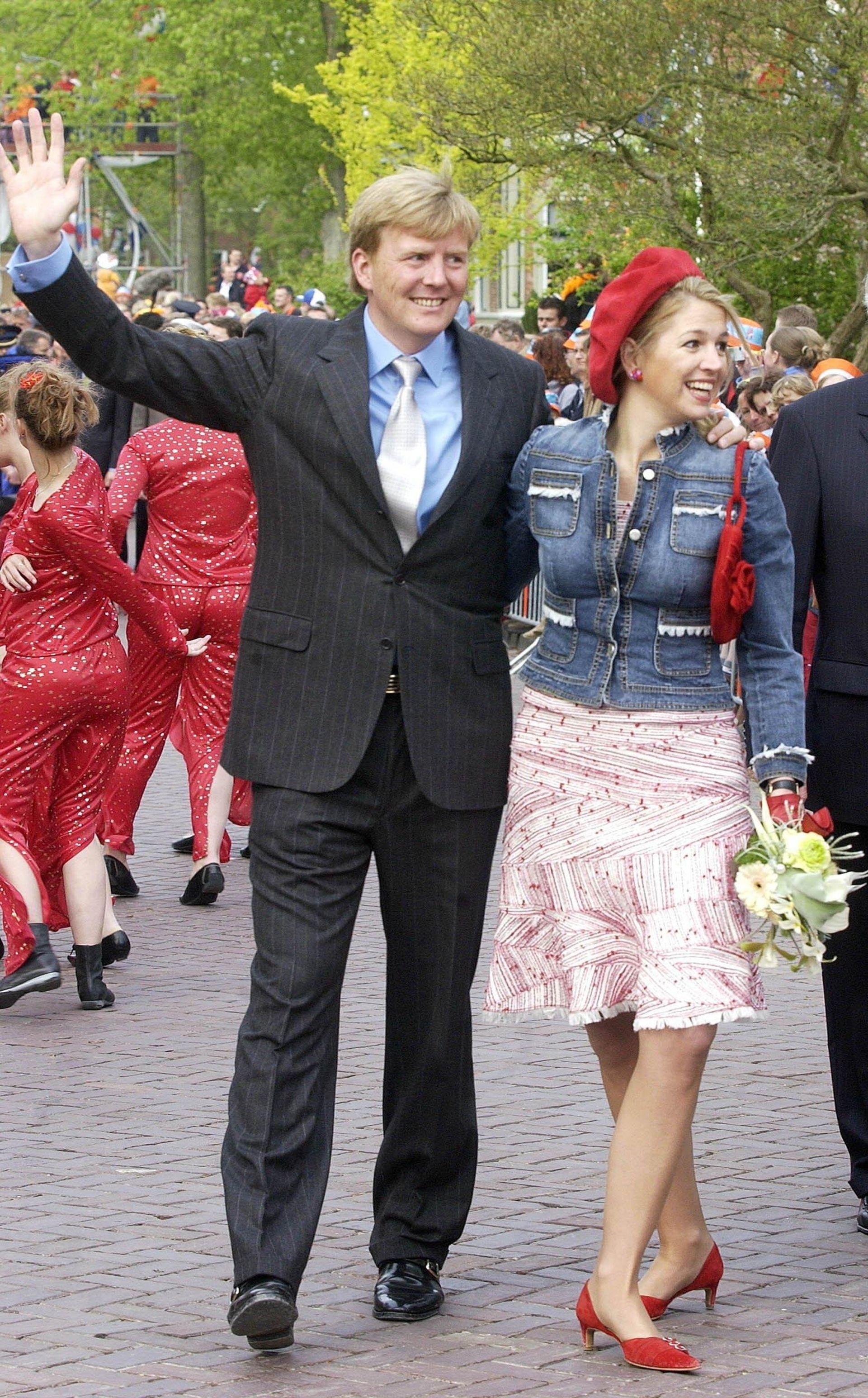 In 2004 waren spijkerjasjes enorm in de mode. Hoe tof dat Máxima op de nationale feestdag verscheen