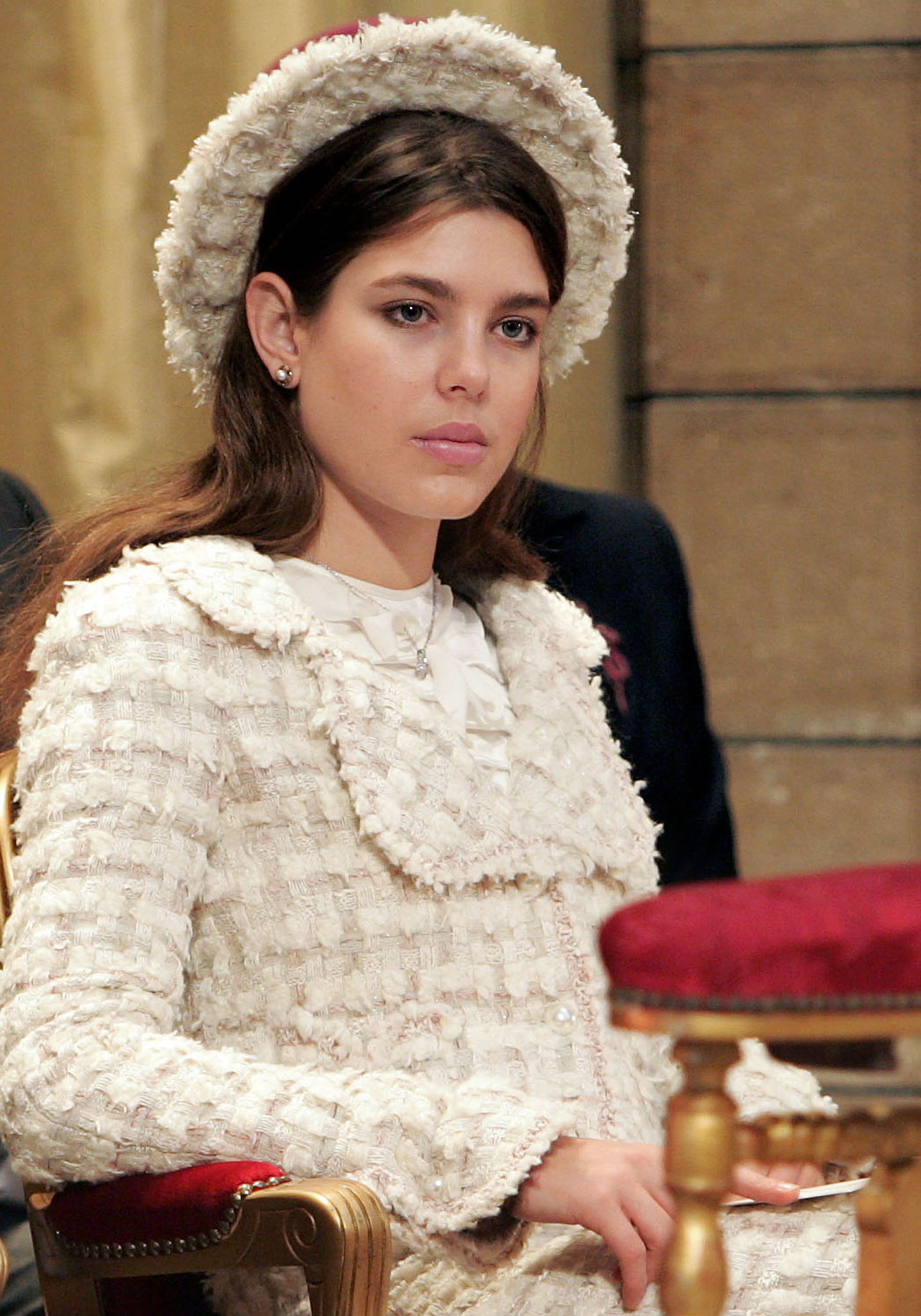 Charlotte, in 2005, bij de investituur van haar oom prins Albert. Ze draagt Chanel.