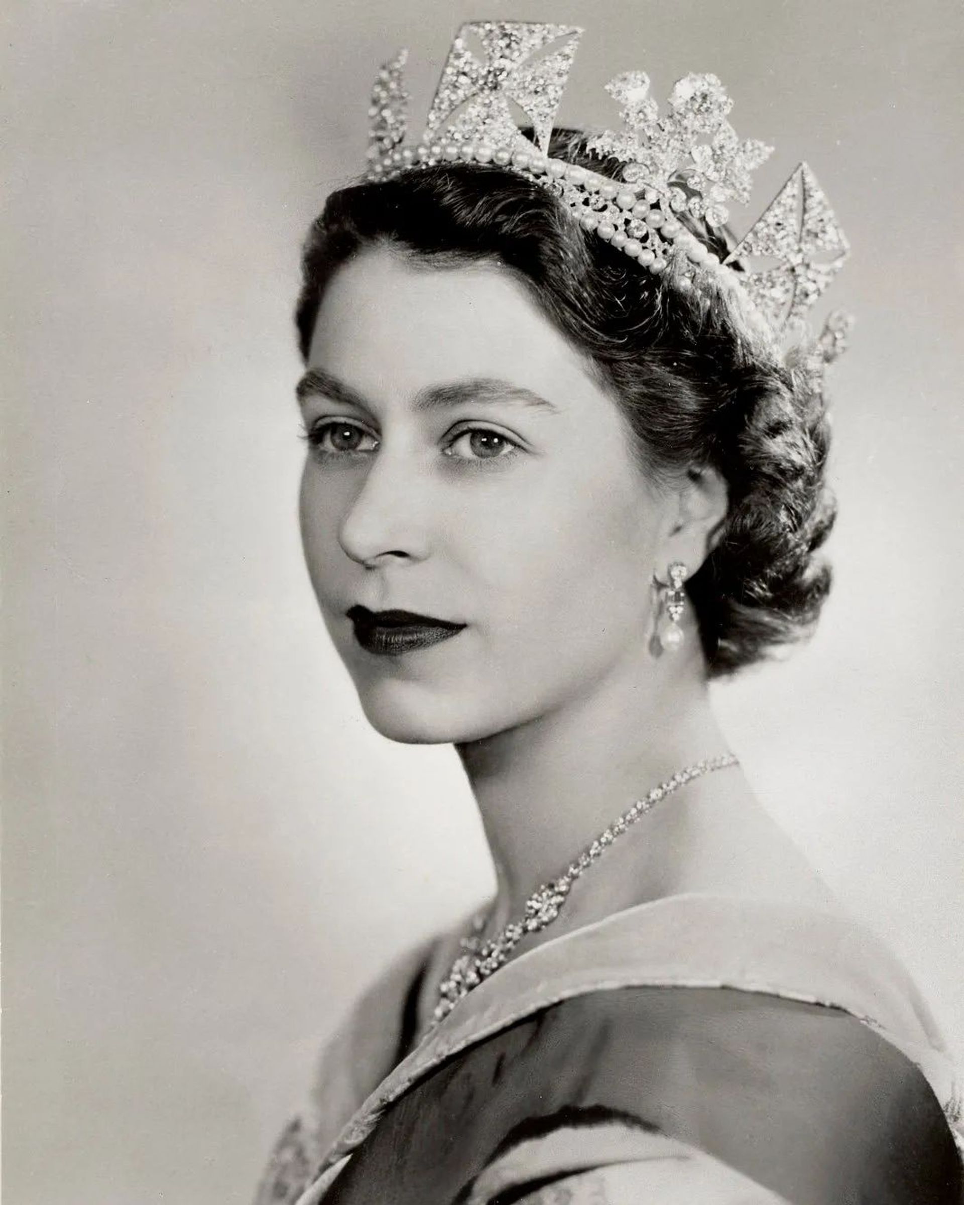 Portret_koningin_Elizabeth_1952.jpeg