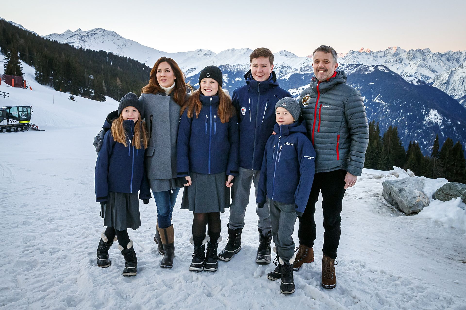 2020: De Deense koninklijke familie poseren tijdens een fotomoment in Verbier, Zwitserland.