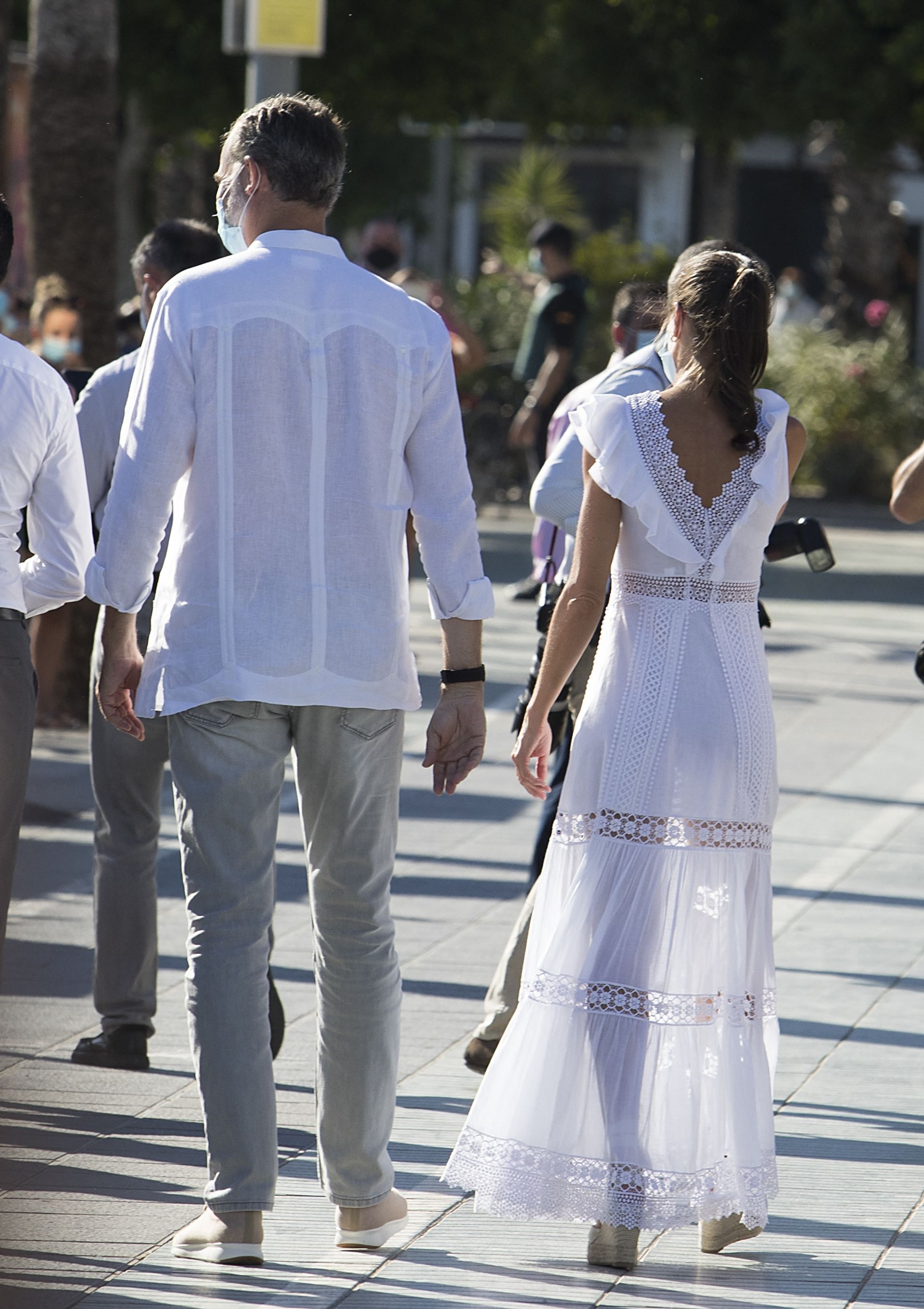 Koningin-Letizia-jurk-wit-doorschijnend