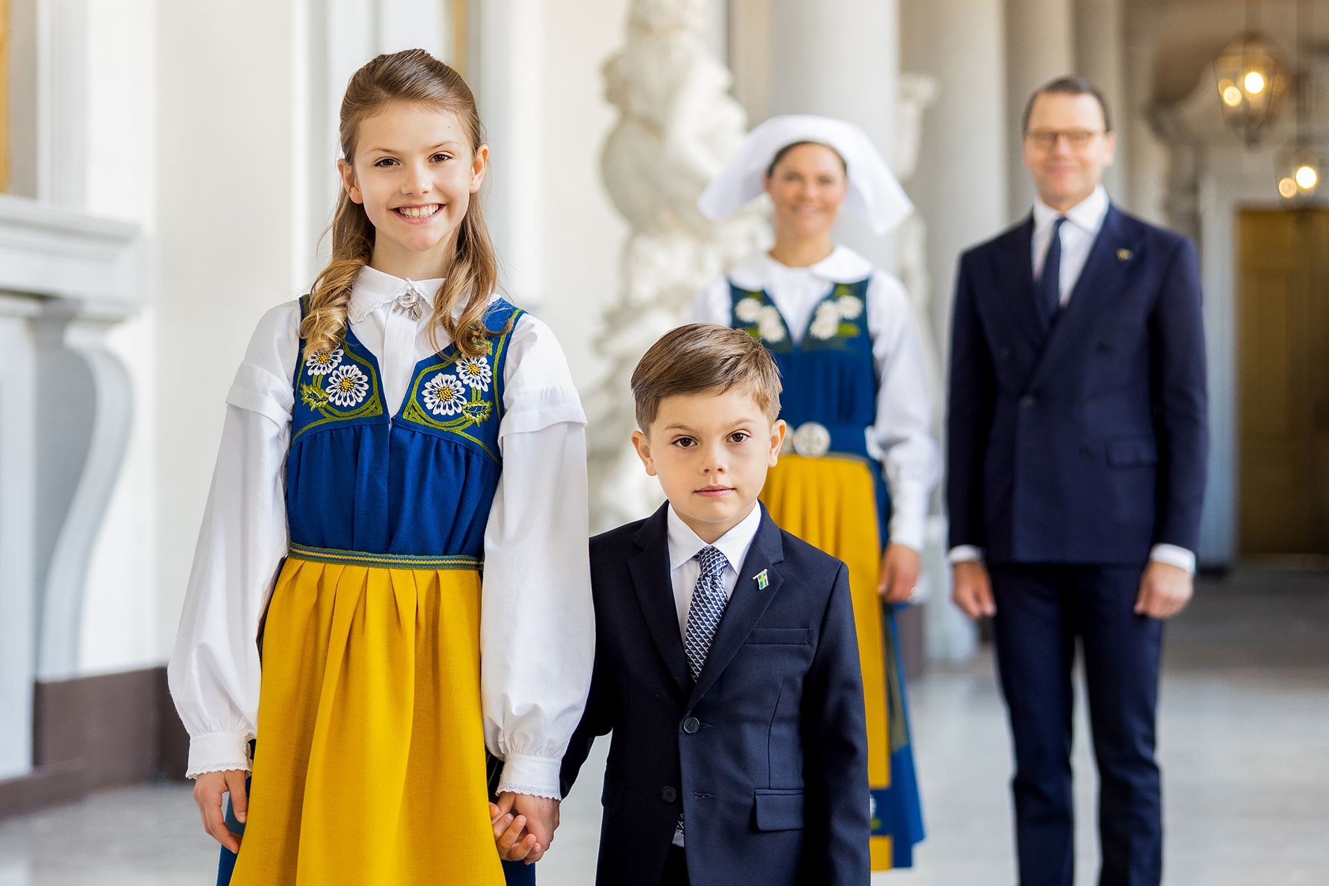 Kroonprinselijk_gezin_nationale_feestdag_Zweden_2
