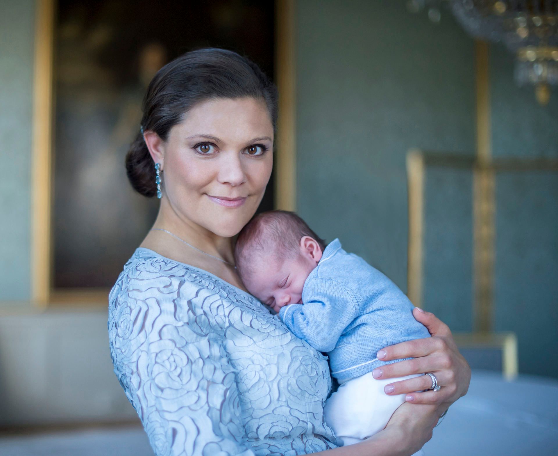 Kronprinsessan-Victoria-Prins-Oscar-Copyright-TheRoyalCourt-Sweden-Foto-Kate-Gabor-Kungahuset-se.jpg