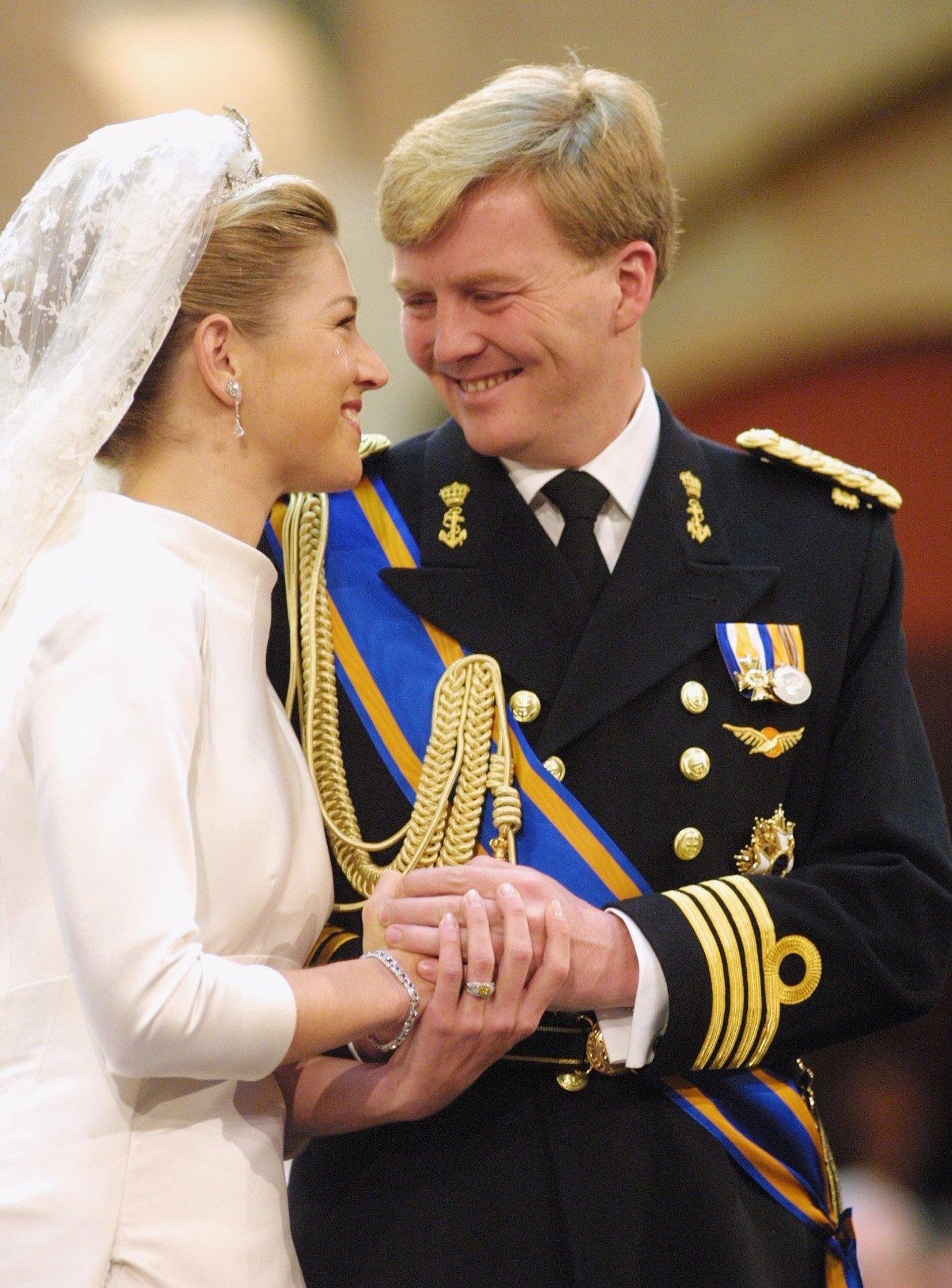Getrouwd! Kroonprins Willem-Alexander en zijn verloofde Máxima geven elkaar het ja-woord in de Beurs