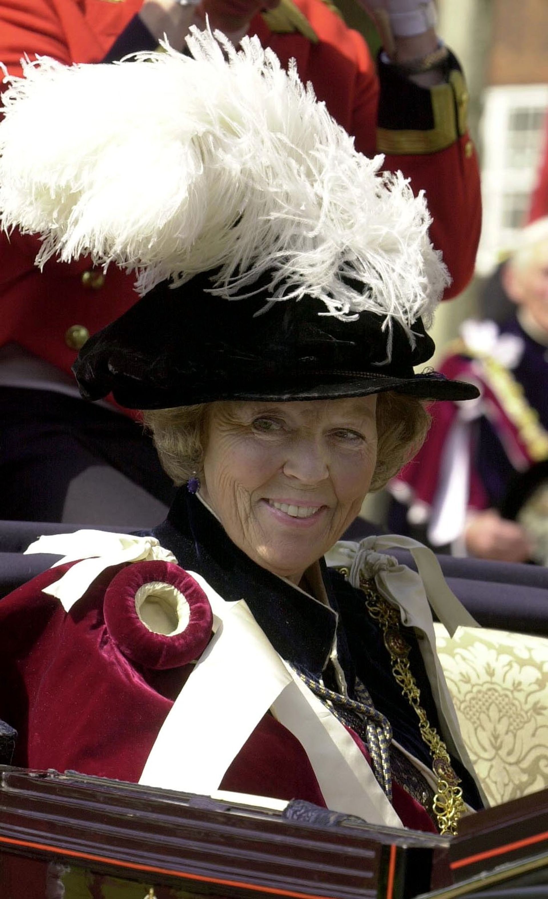 Koningin Beatrix, lid van de Orde sinds 1989, was in 2002 een van de aanwezigen bij de samenkomst