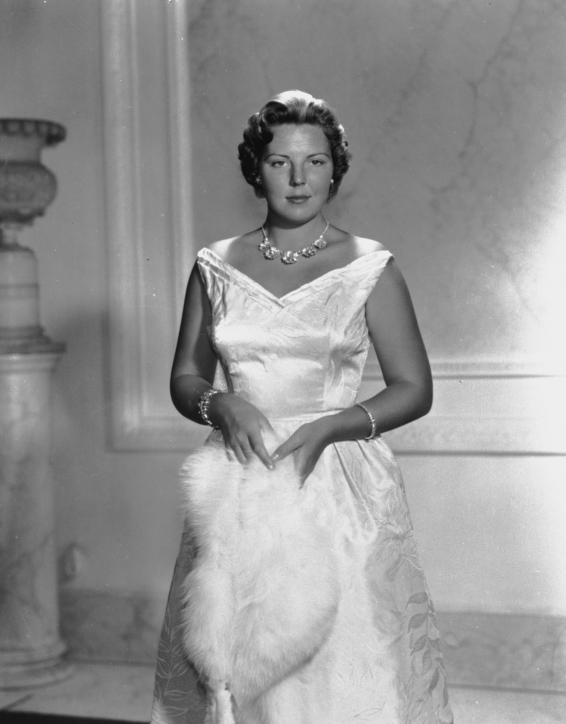 Deze prachtige foto van een volwassen prinses Beatrix komt uit 1959.