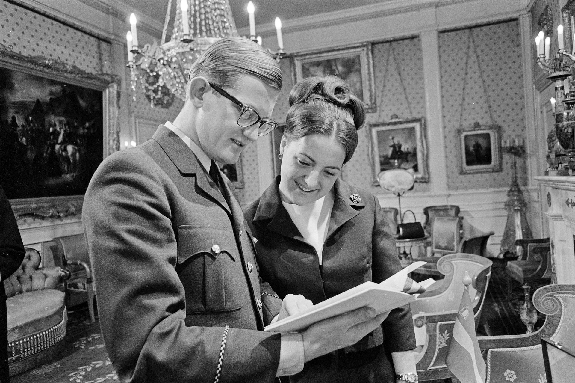 1966: Op paleis Soestdijk kregen Pieter en Margriet talloze cadeaus van het Nederlandse volk voor