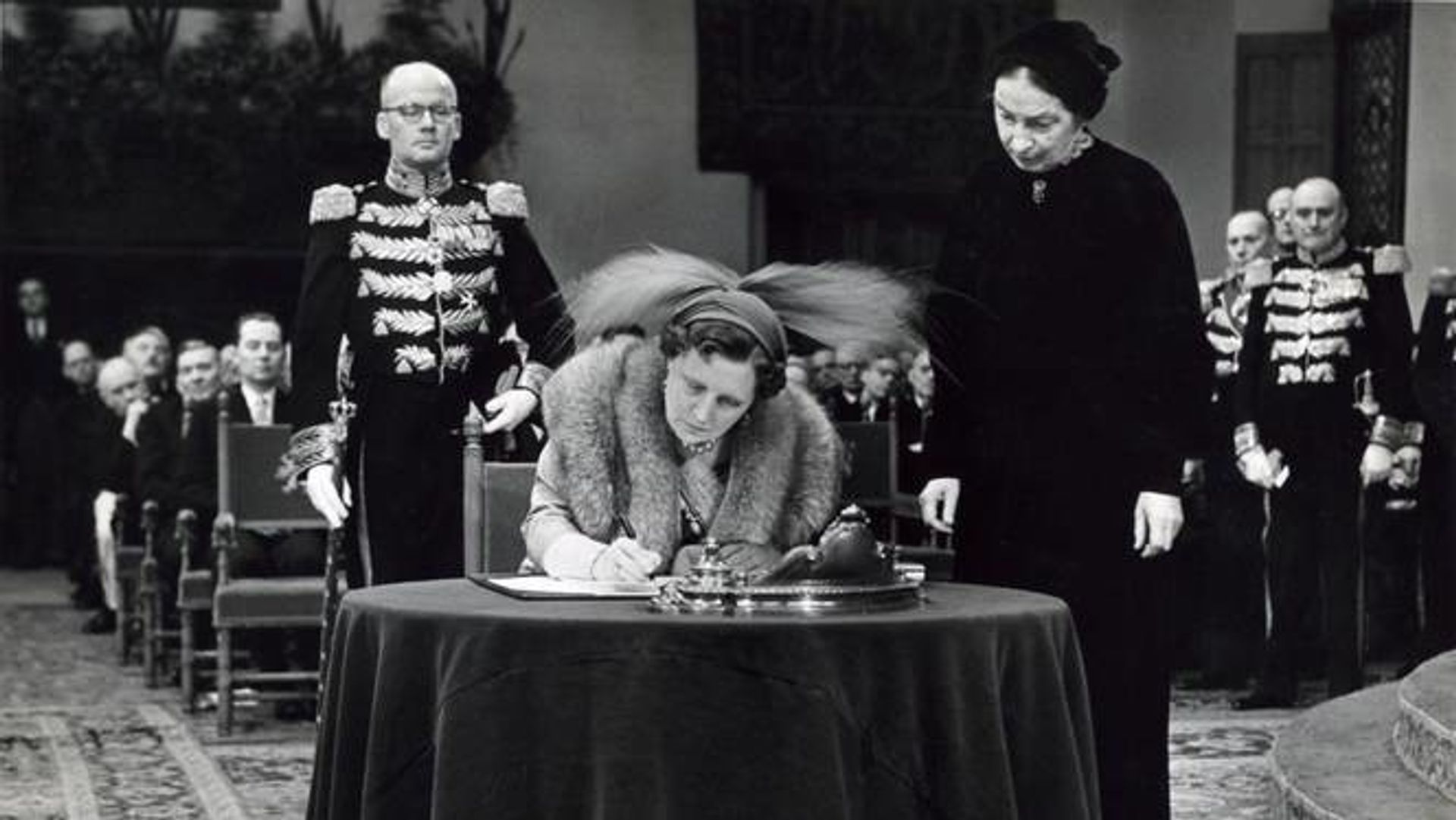 De ondertekening van het Statuut, 1954.