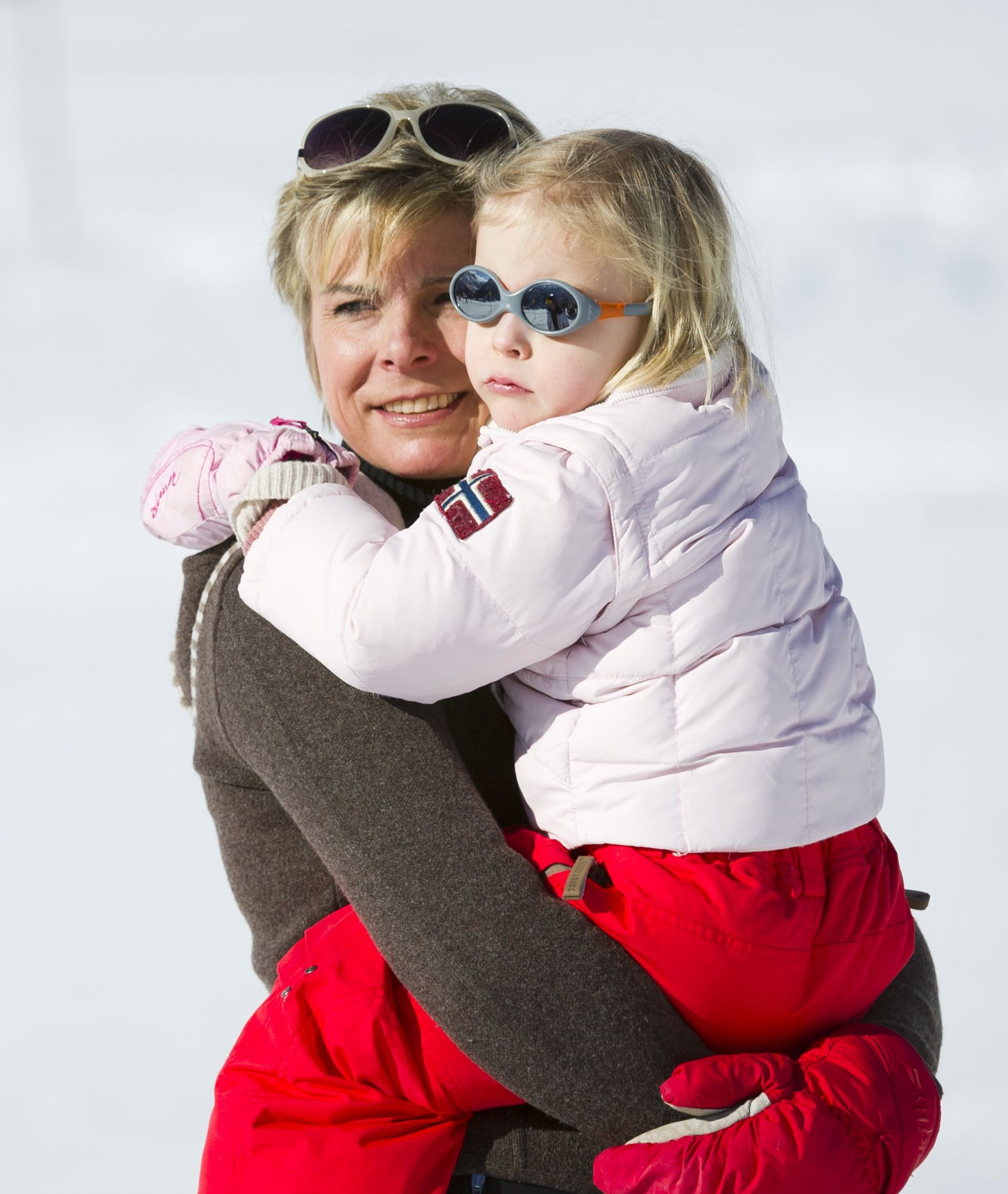Laurentien met haar jongste dochter Leonore tijdens het fotomoment in het Oostenrijkse Lech, 2011.