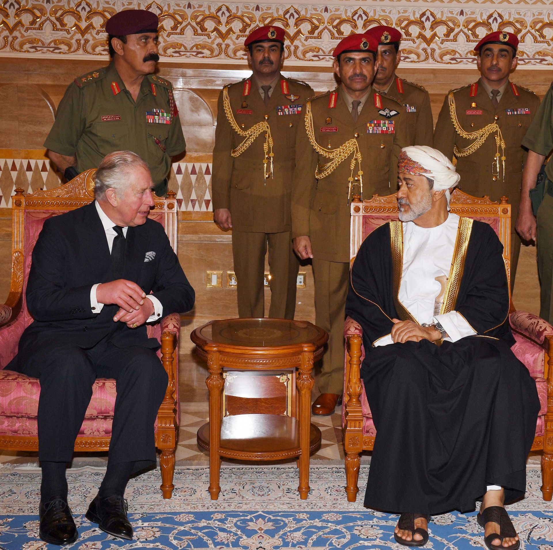 Charles biedt zijn condoleances aan aan de Omaanse Sultan Haitham bin Tariq Al Said.